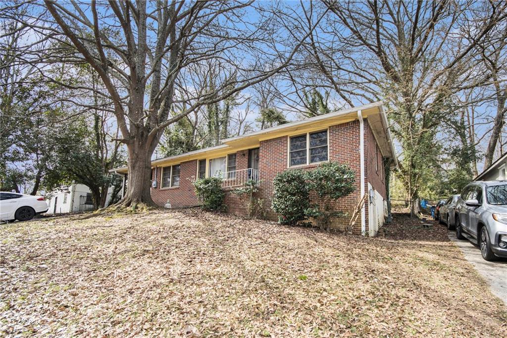 832 N Evelyn Place