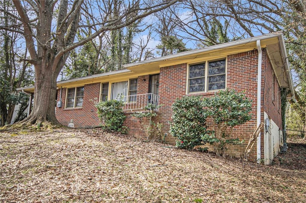 832 N Evelyn Place
