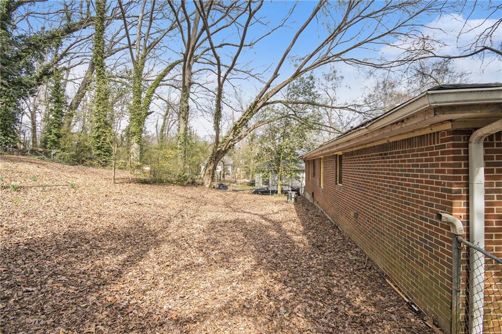 832 N Evelyn Place