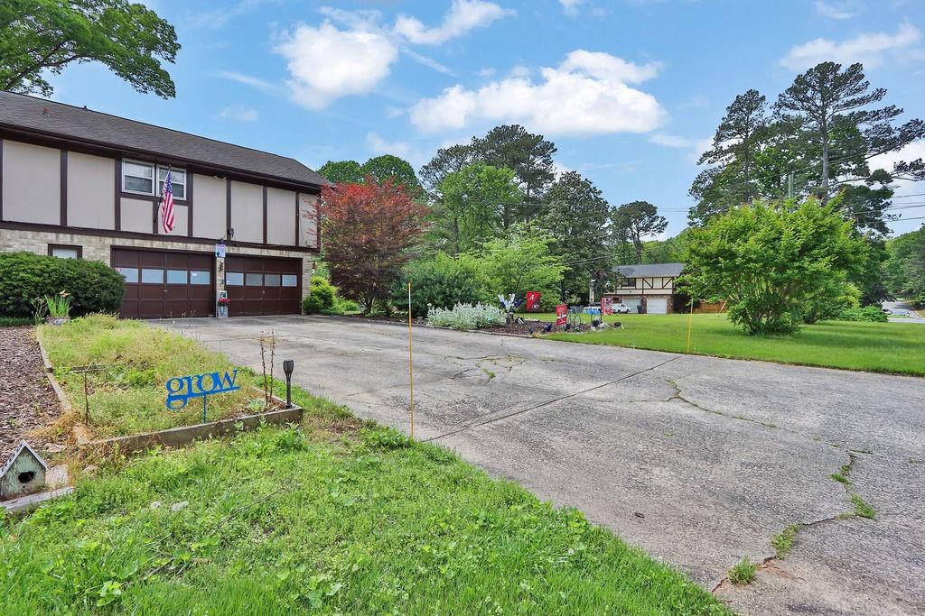 2272 Plantation Court