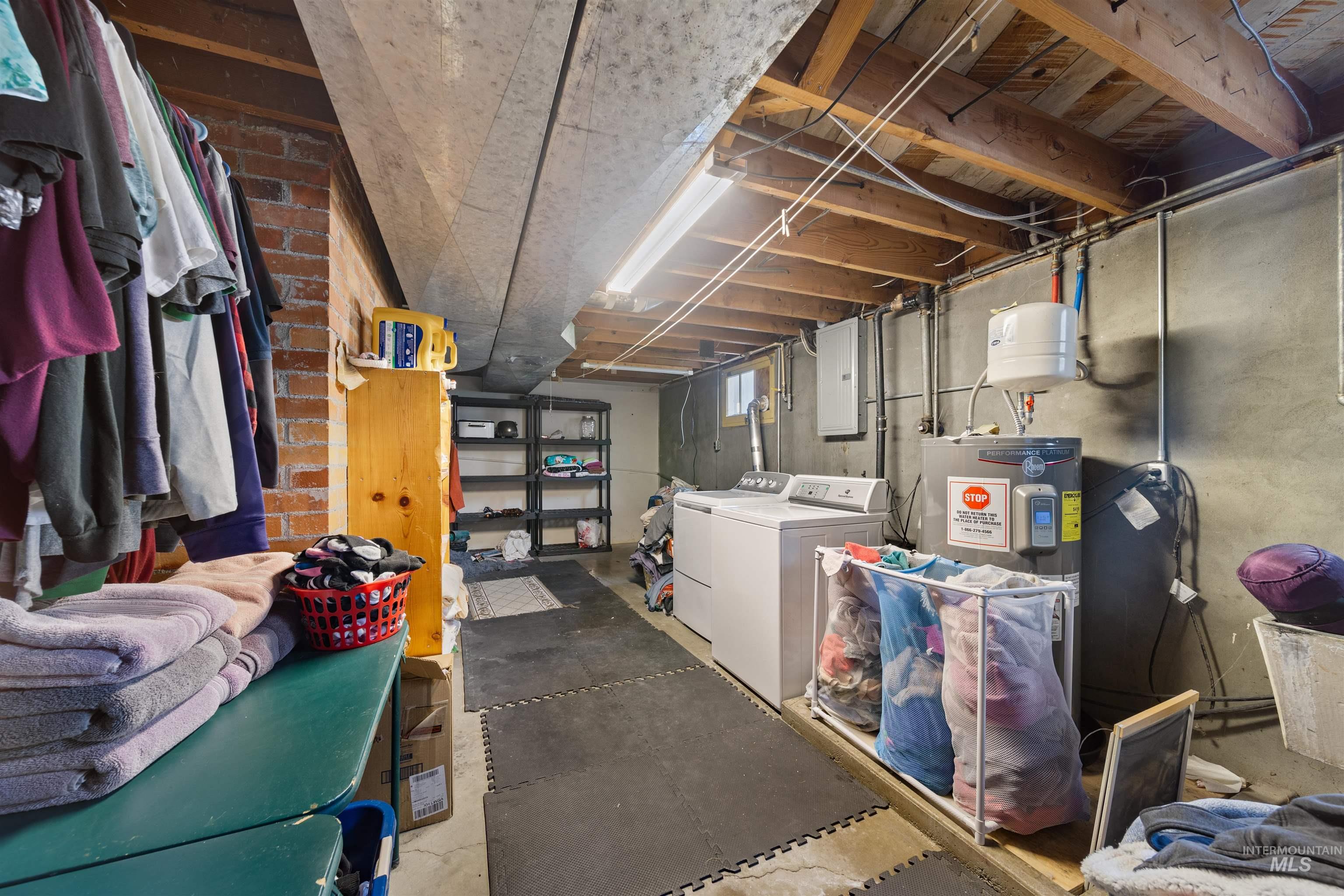 819 Bryden Ave