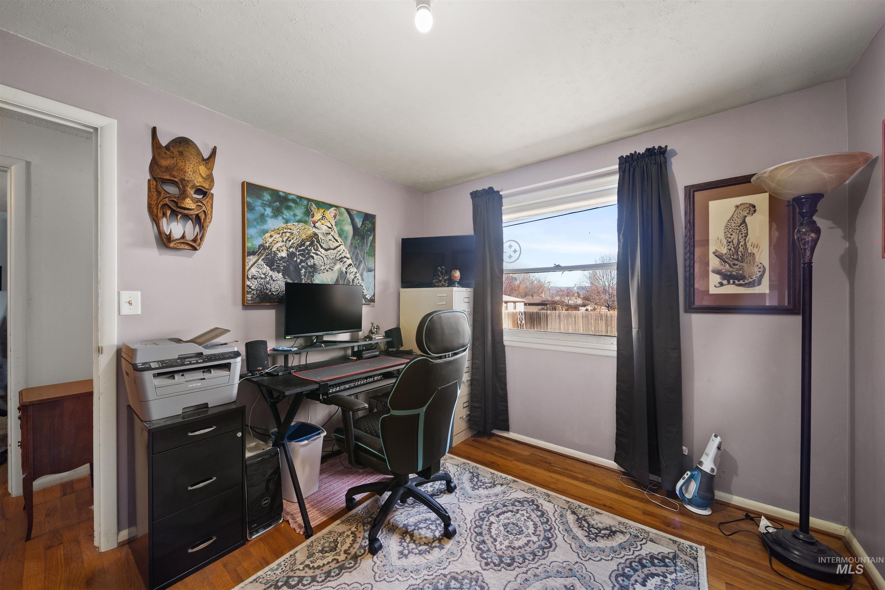 819 Bryden Ave