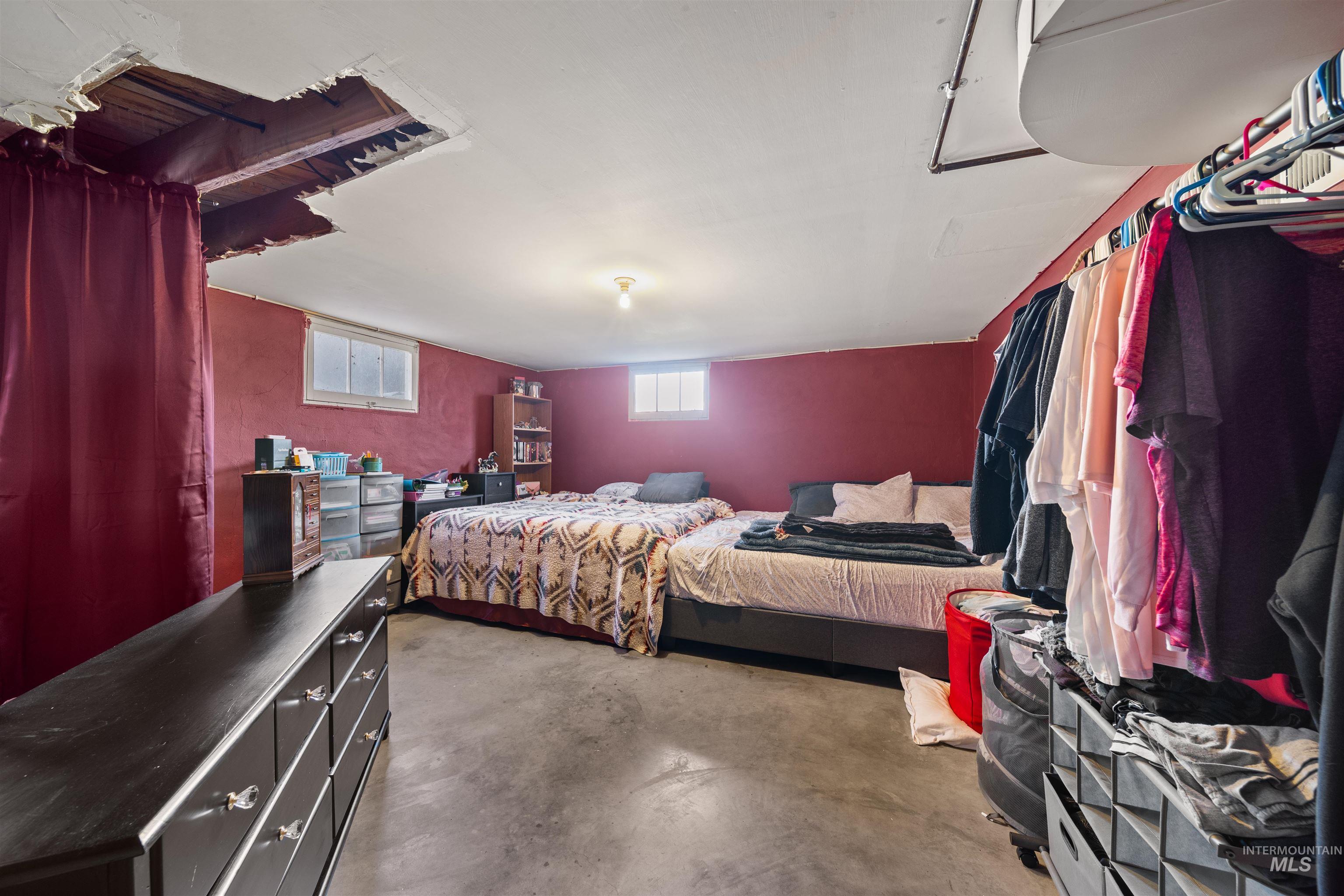 819 Bryden Ave