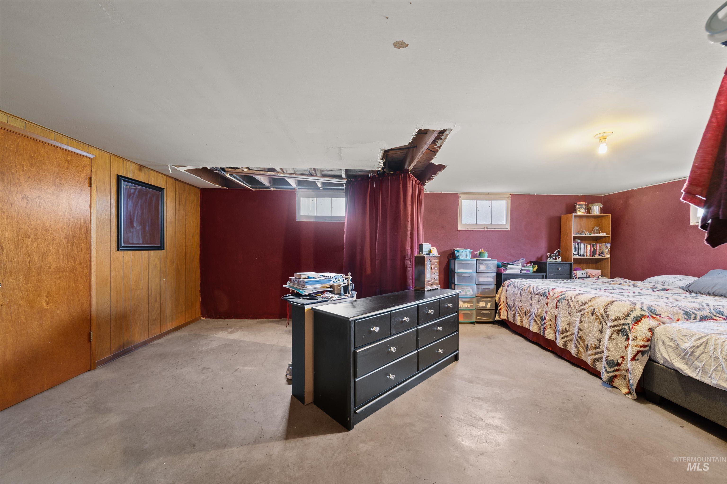 819 Bryden Ave