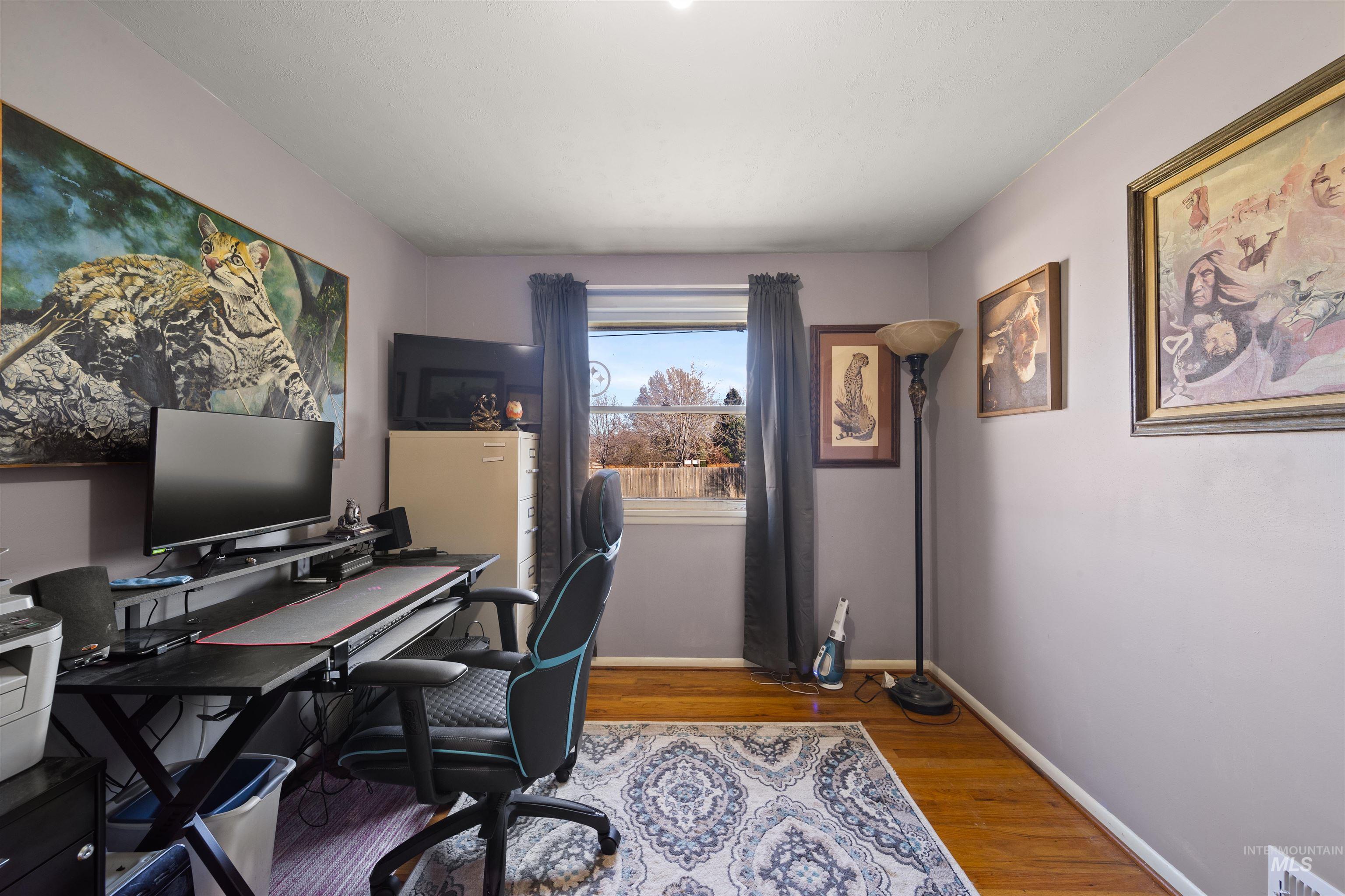 819 Bryden Ave