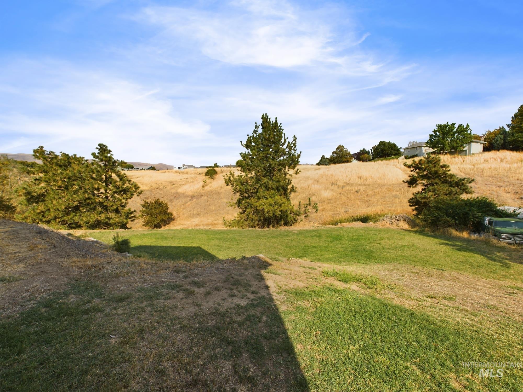 2362 Rolling Hills Dr