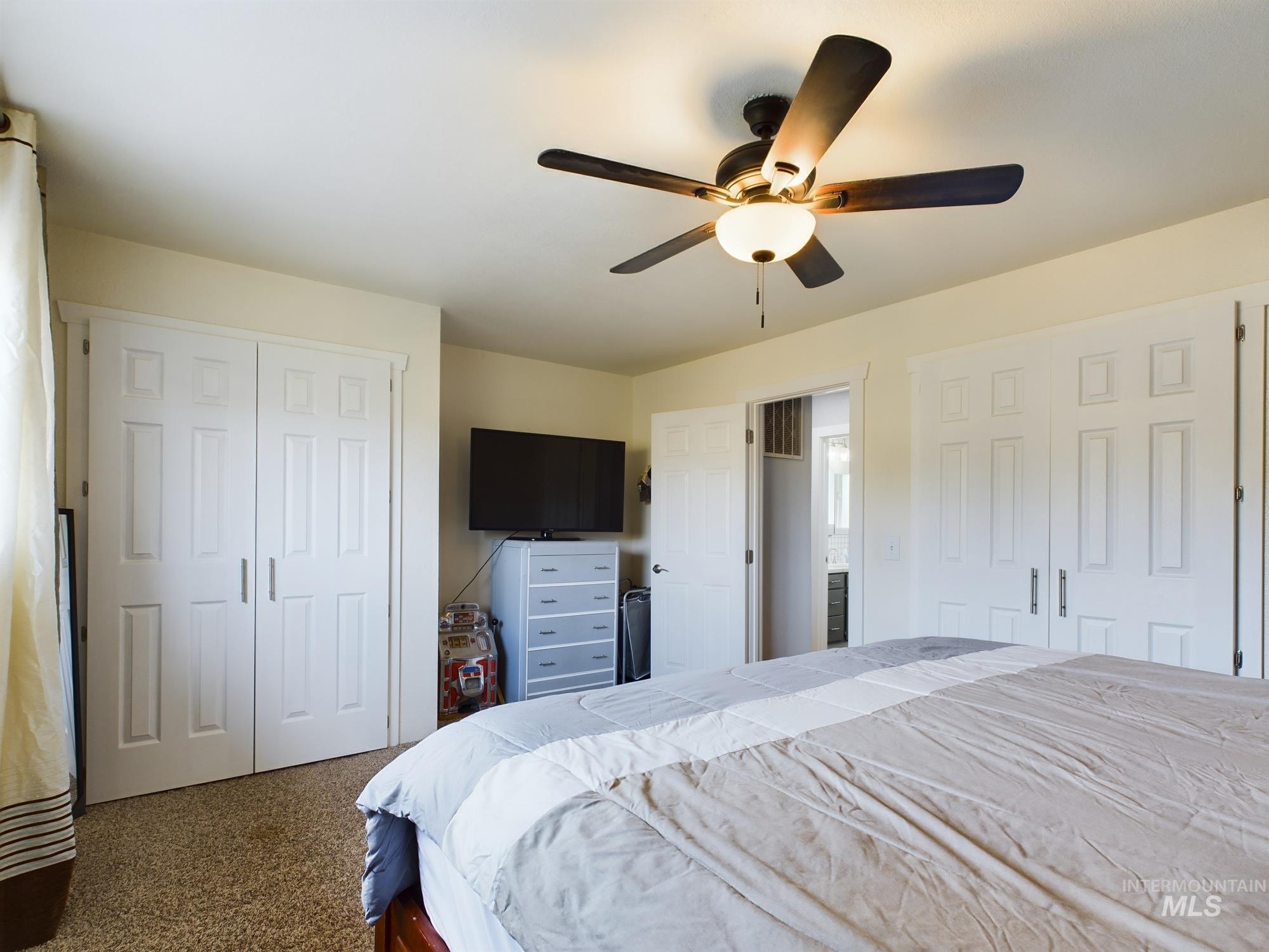 2362 Rolling Hills Dr