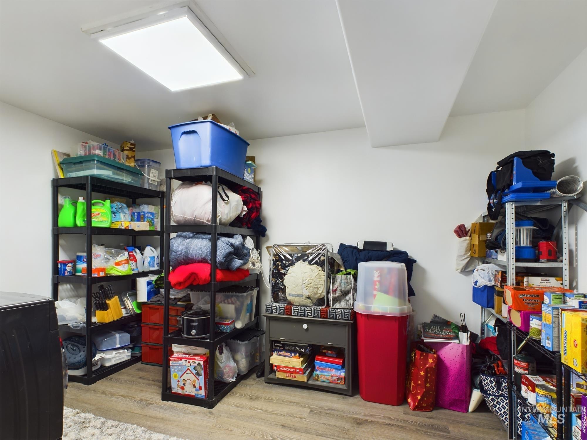 2362 Rolling Hills Dr