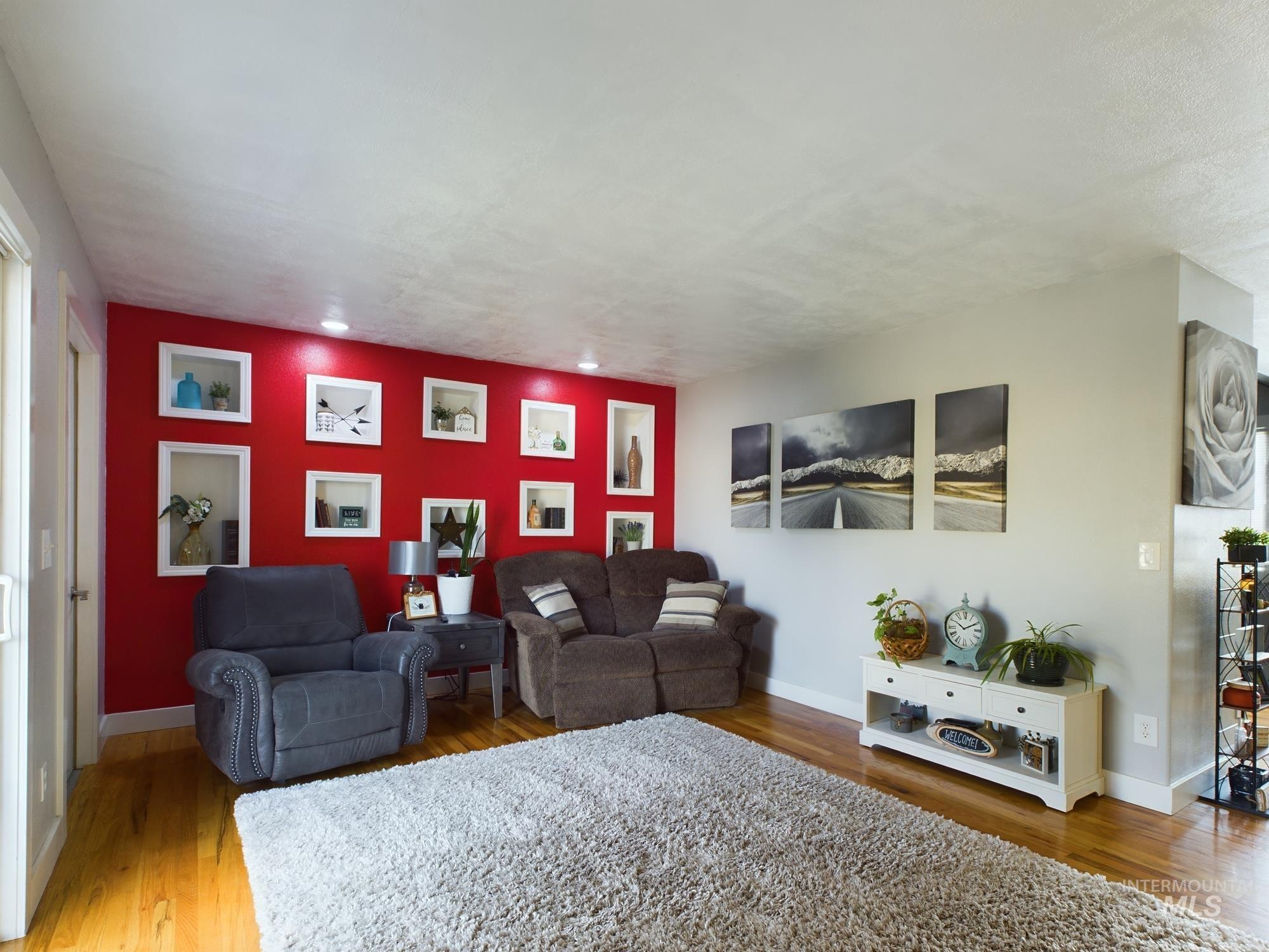 2362 Rolling Hills Dr