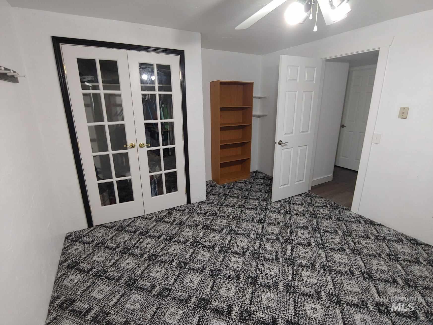 2362 Rolling Hills Dr