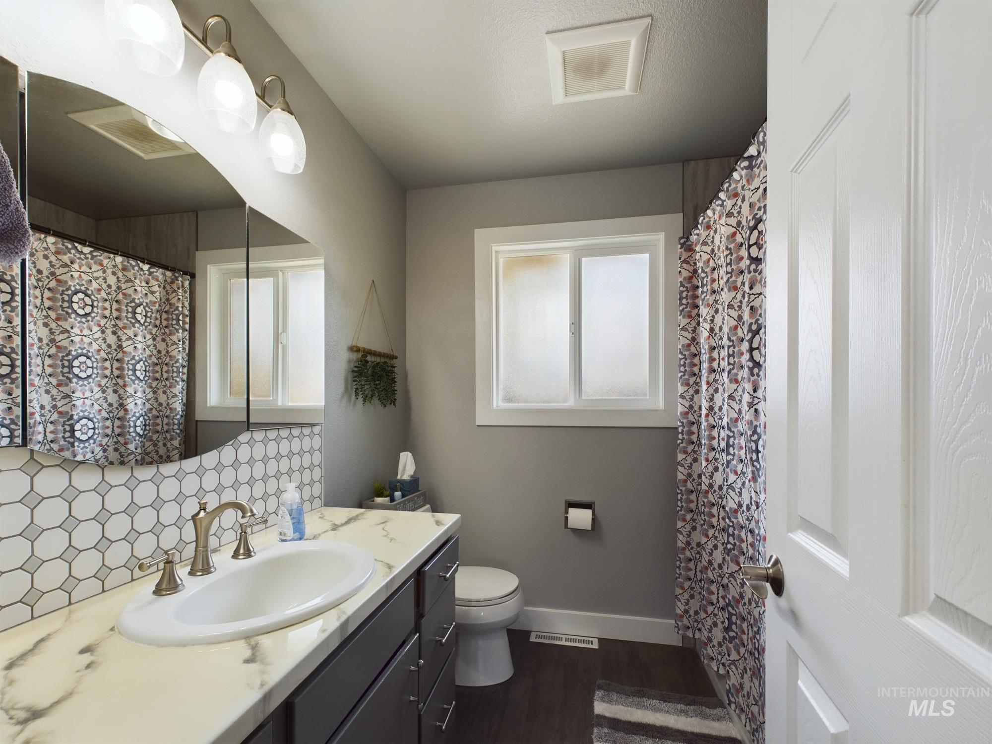 2362 Rolling Hills Dr