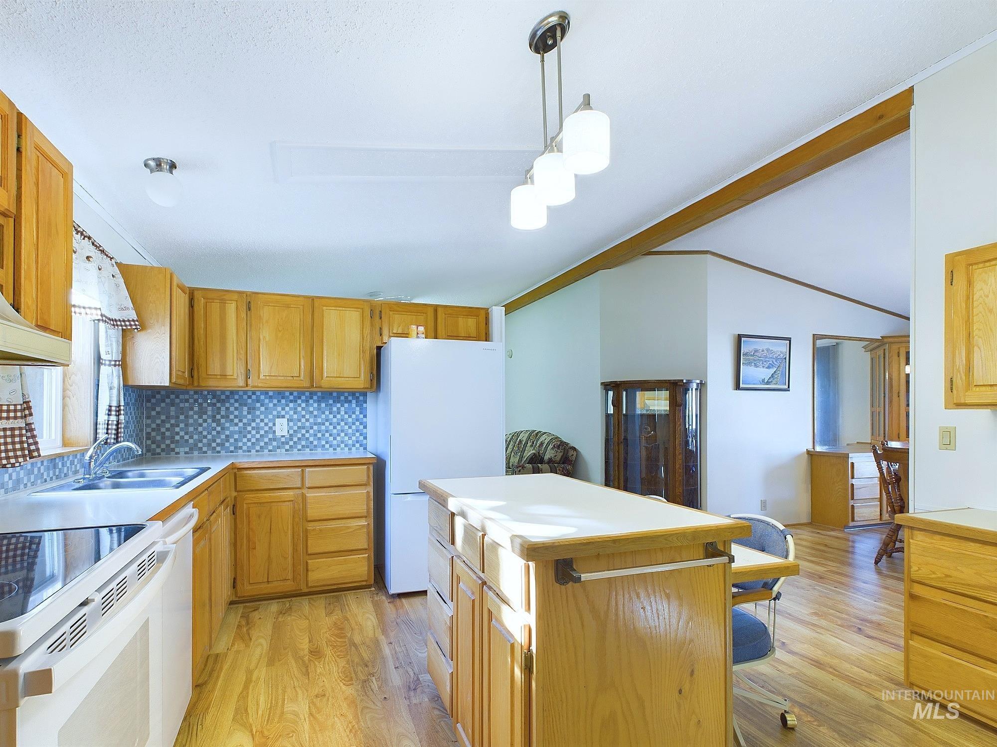 2015 6th Ave Unit: 235B