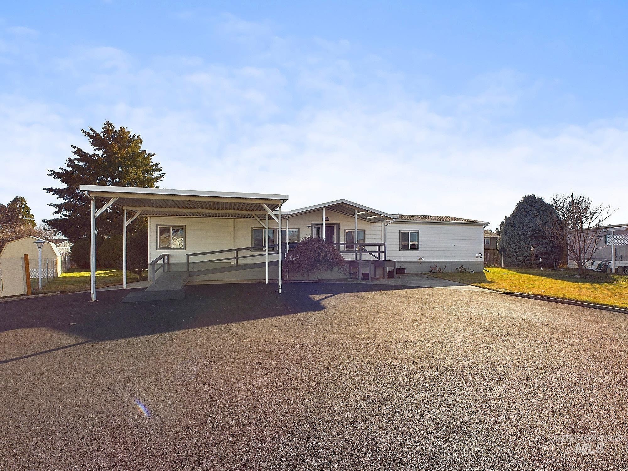2015 6th Ave Unit: 235B