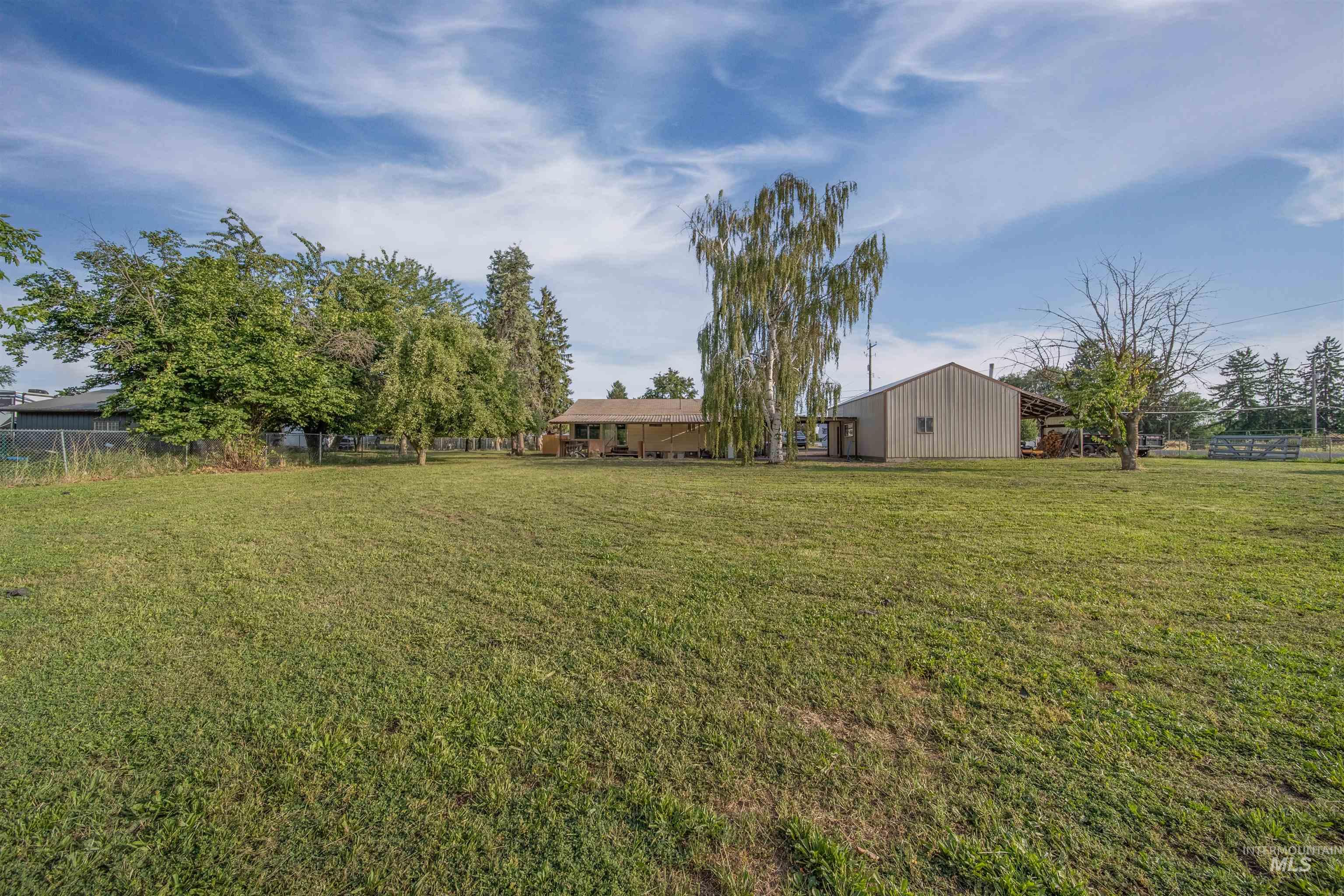 2203 Grelle Ave