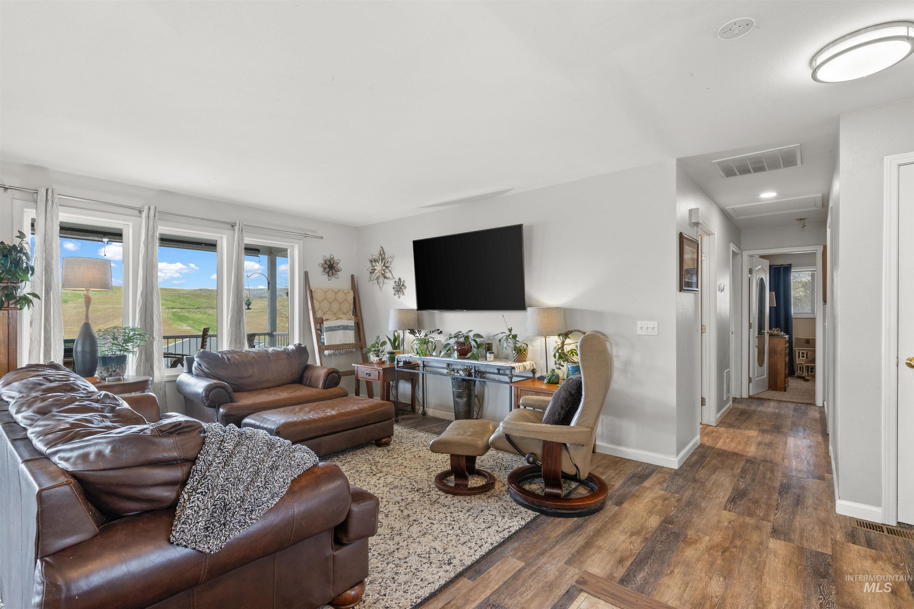 1724 Swallows Nest Loop