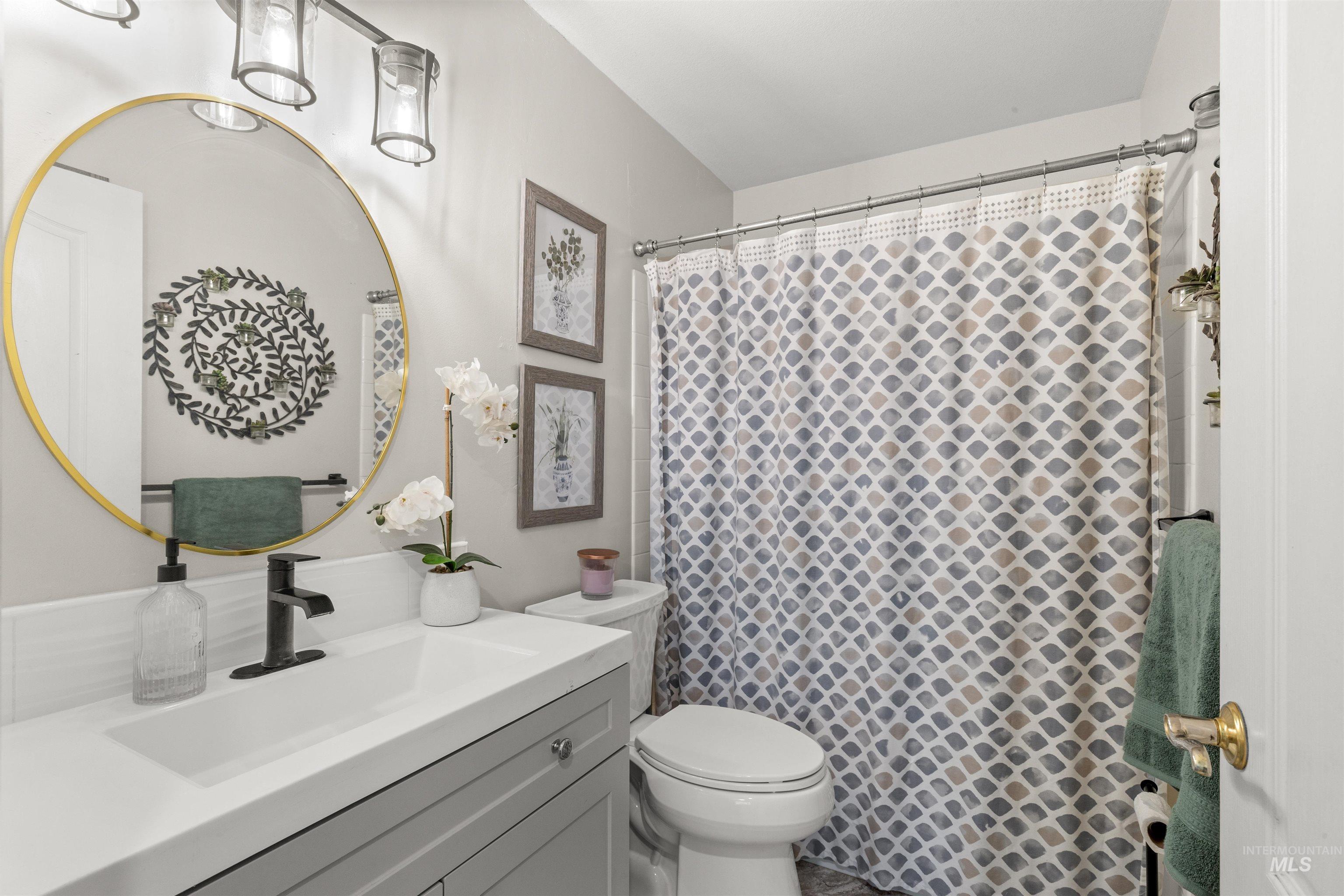 1724 Swallows Nest Loop