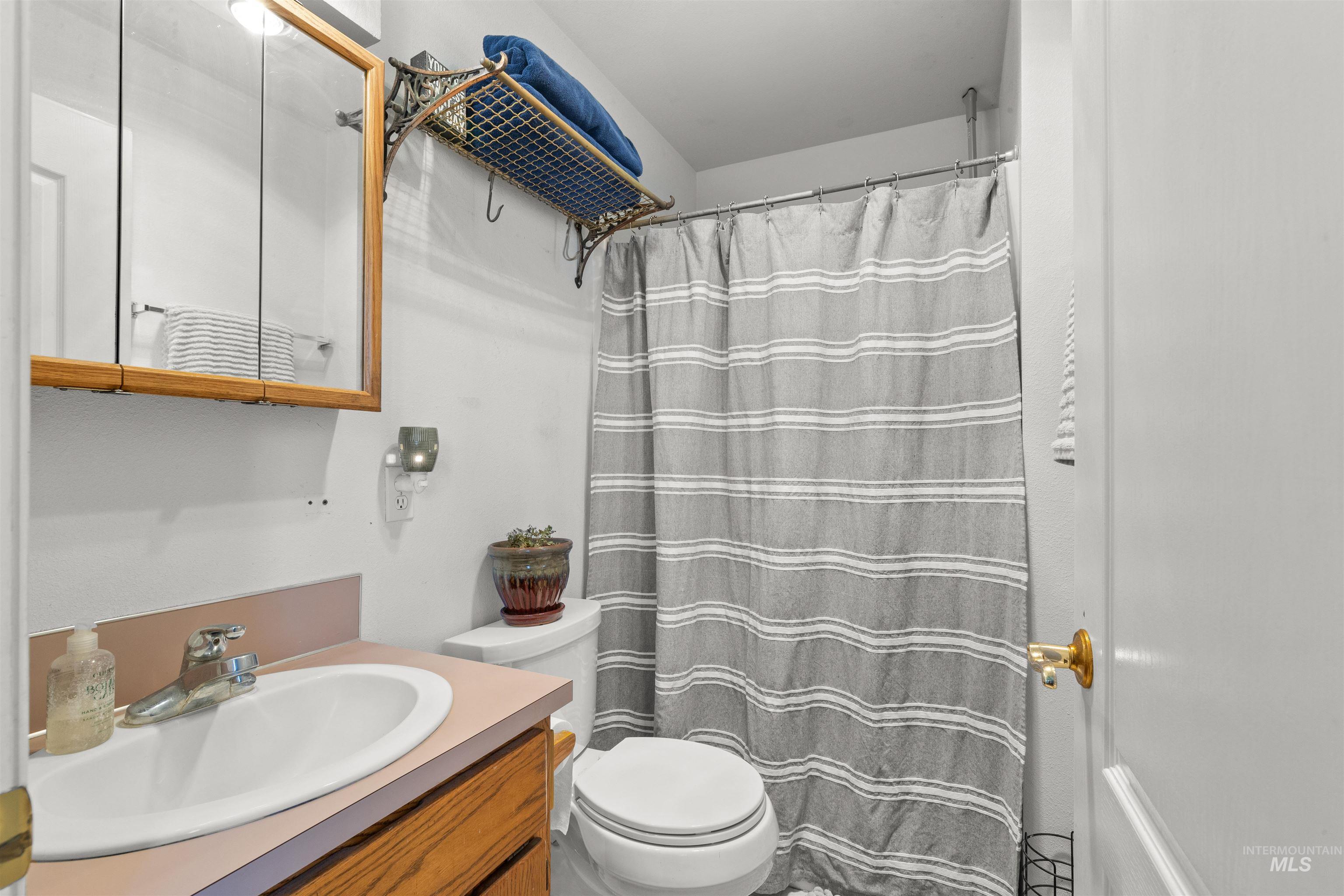 1724 Swallows Nest Loop