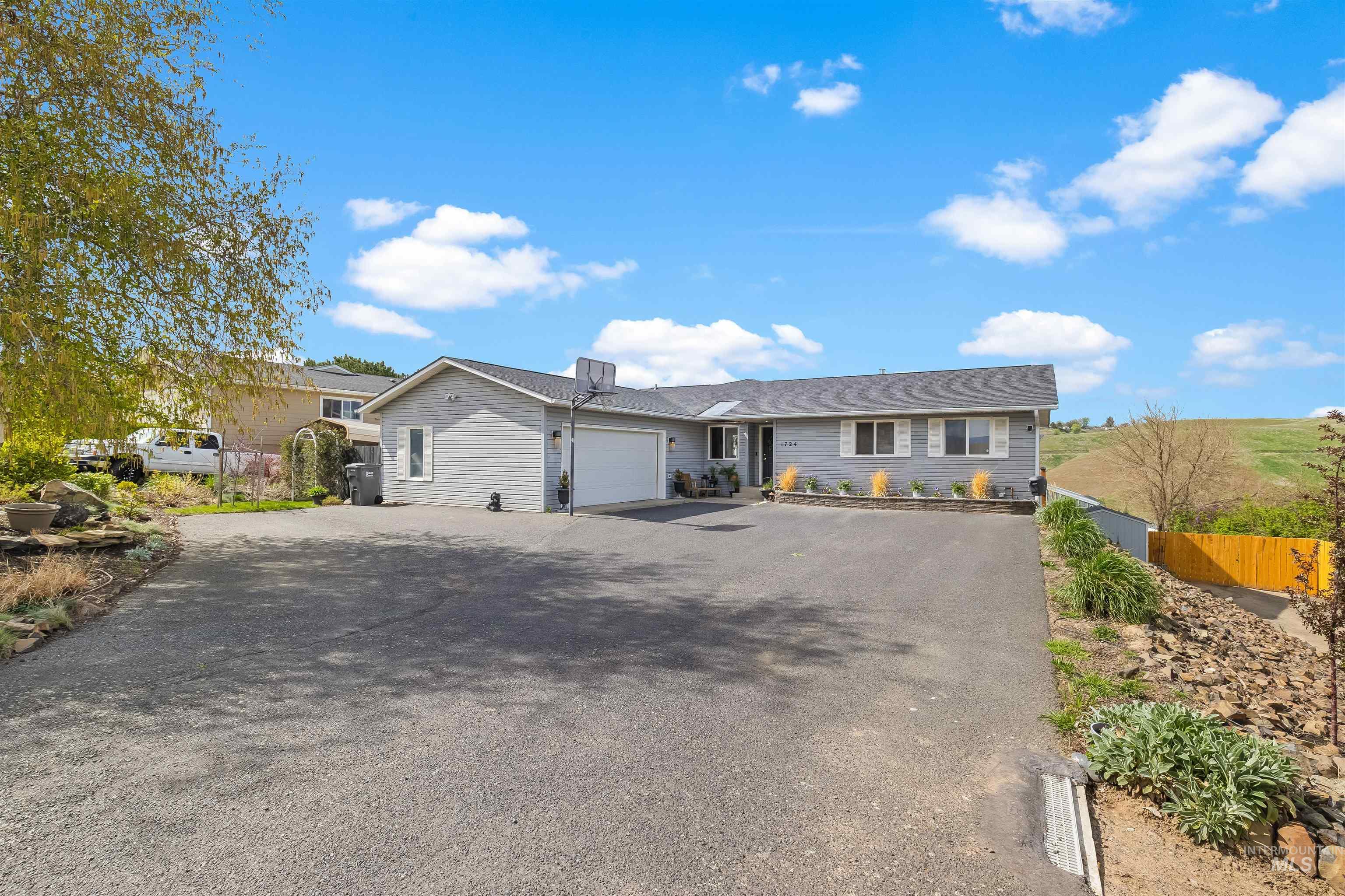 1724 Swallows Nest Loop