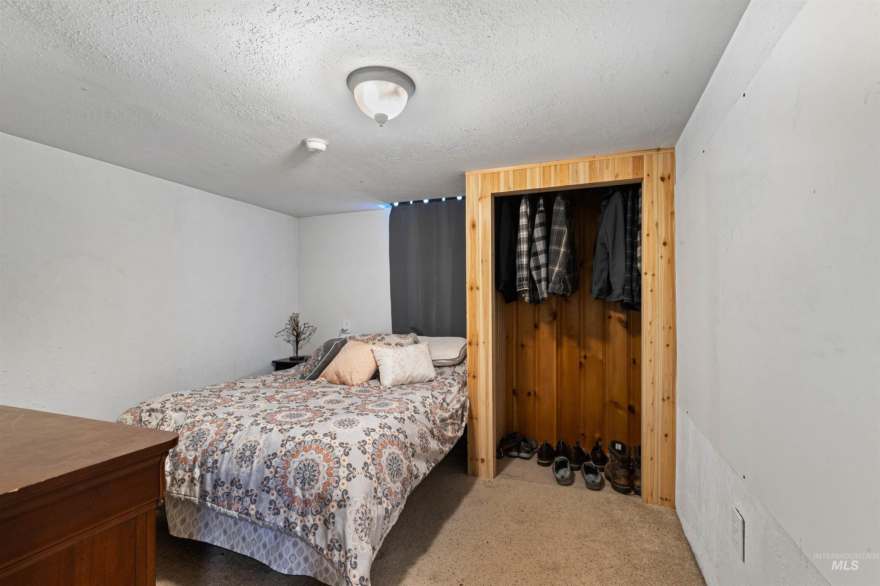 1129 Cedar Dr