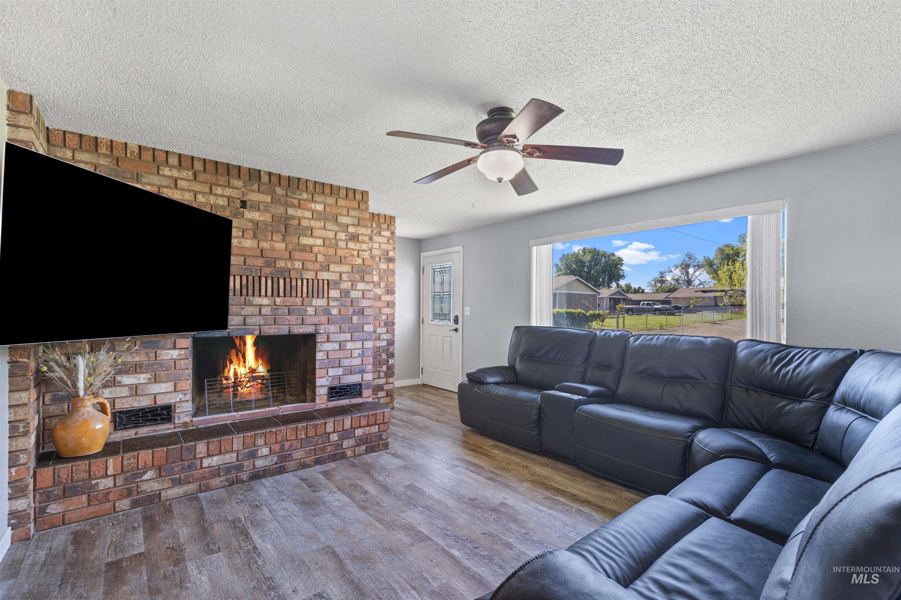 1129 Cedar Dr