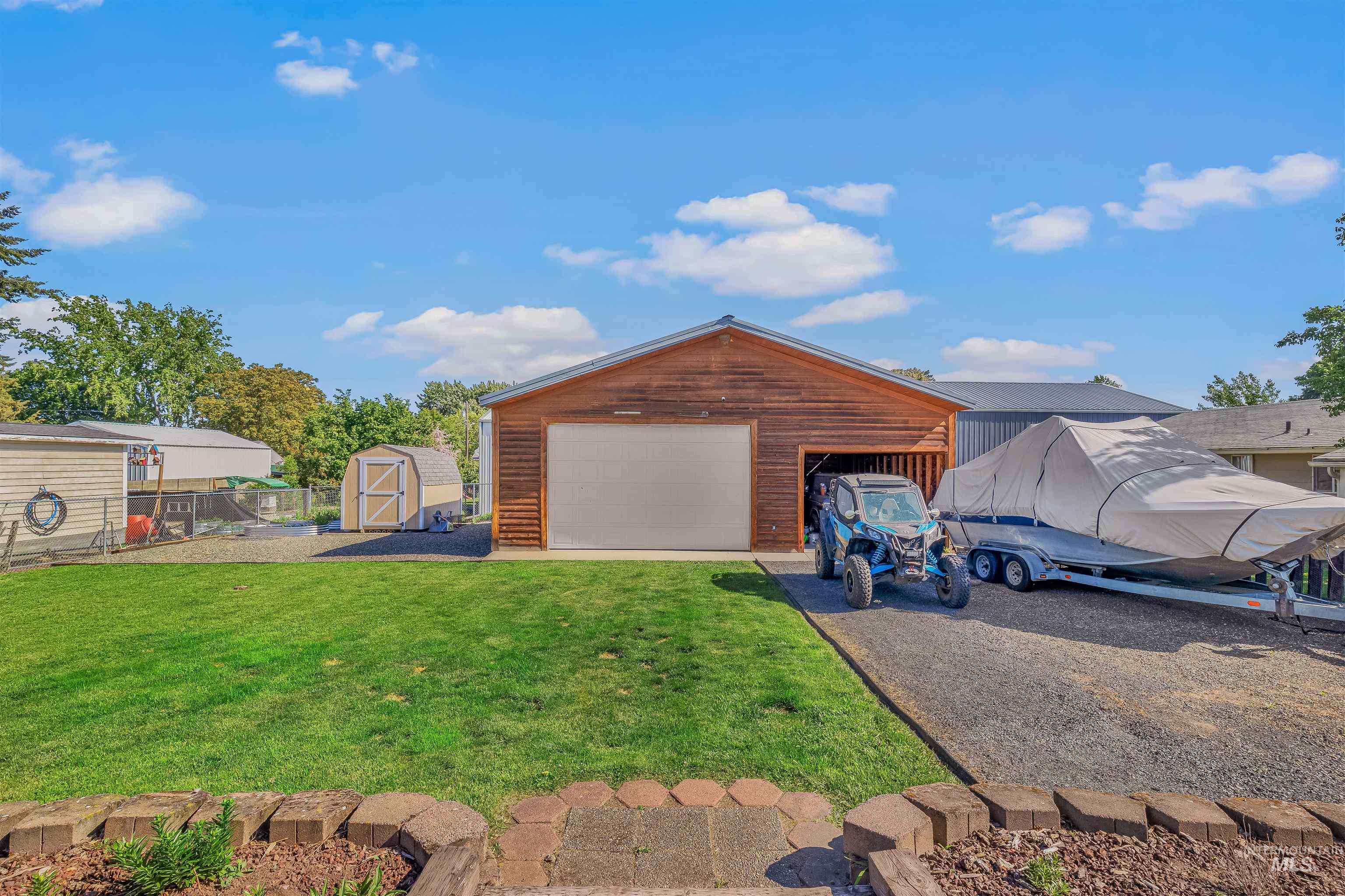 1129 Cedar Dr