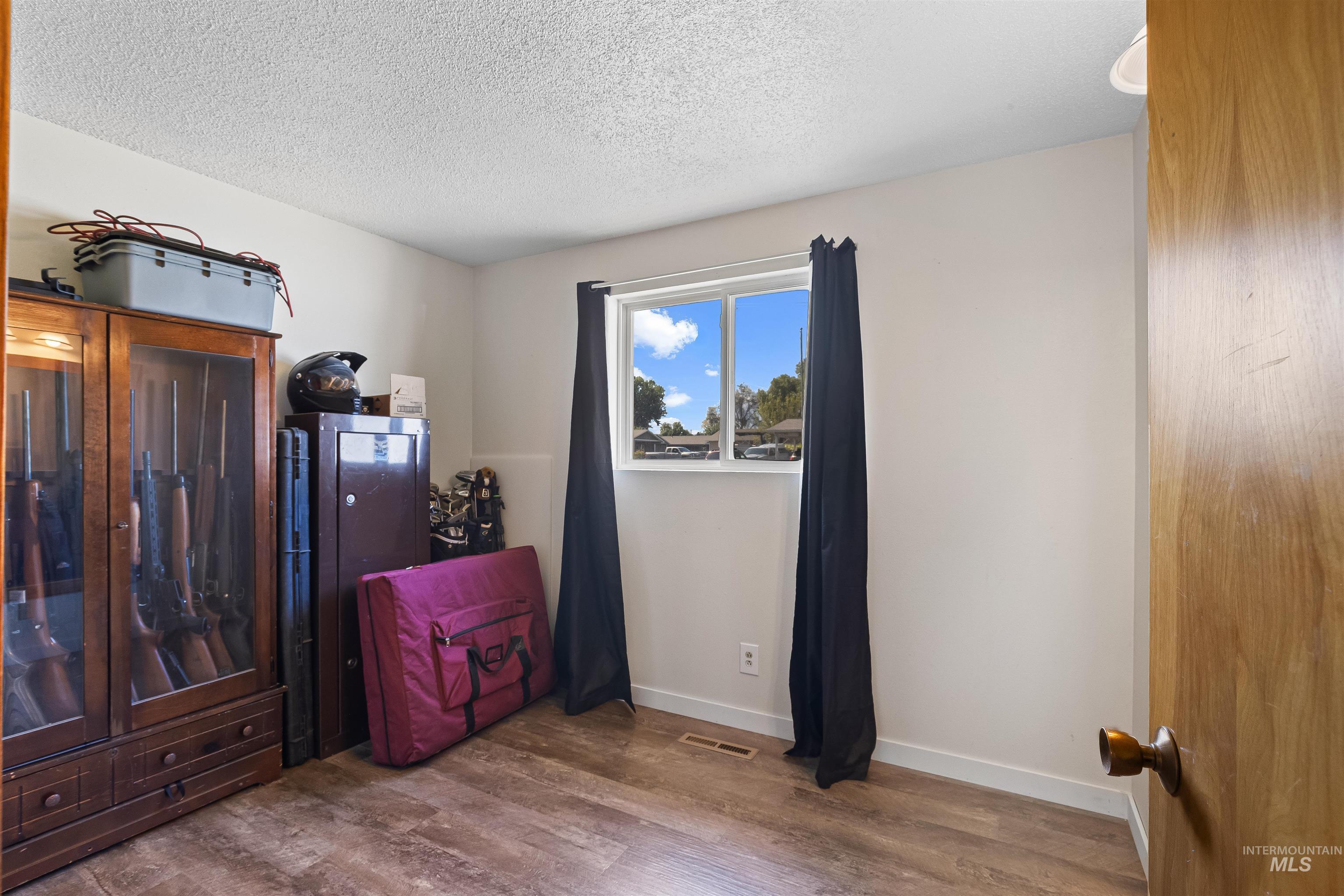 1129 Cedar Dr