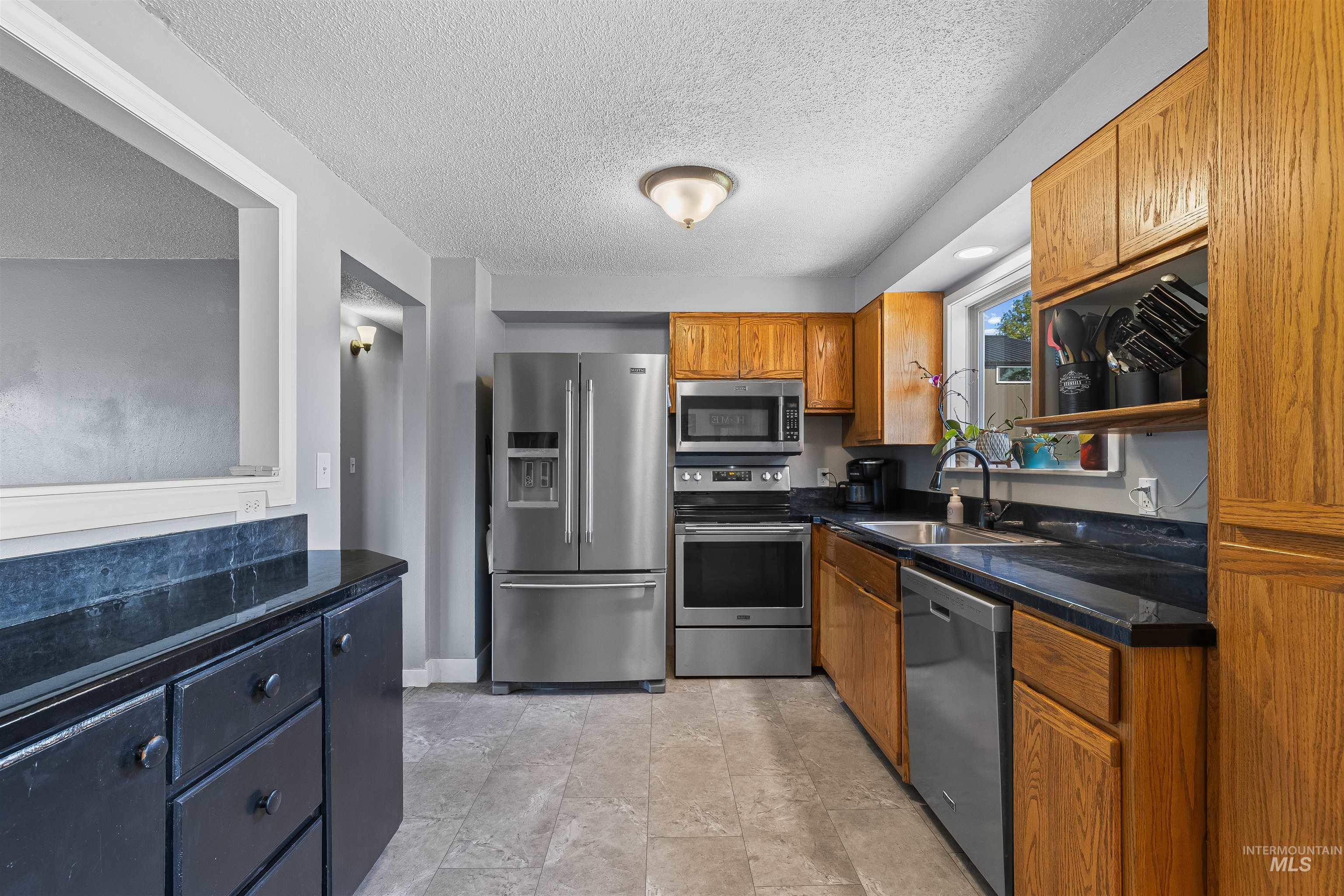 1129 Cedar Dr