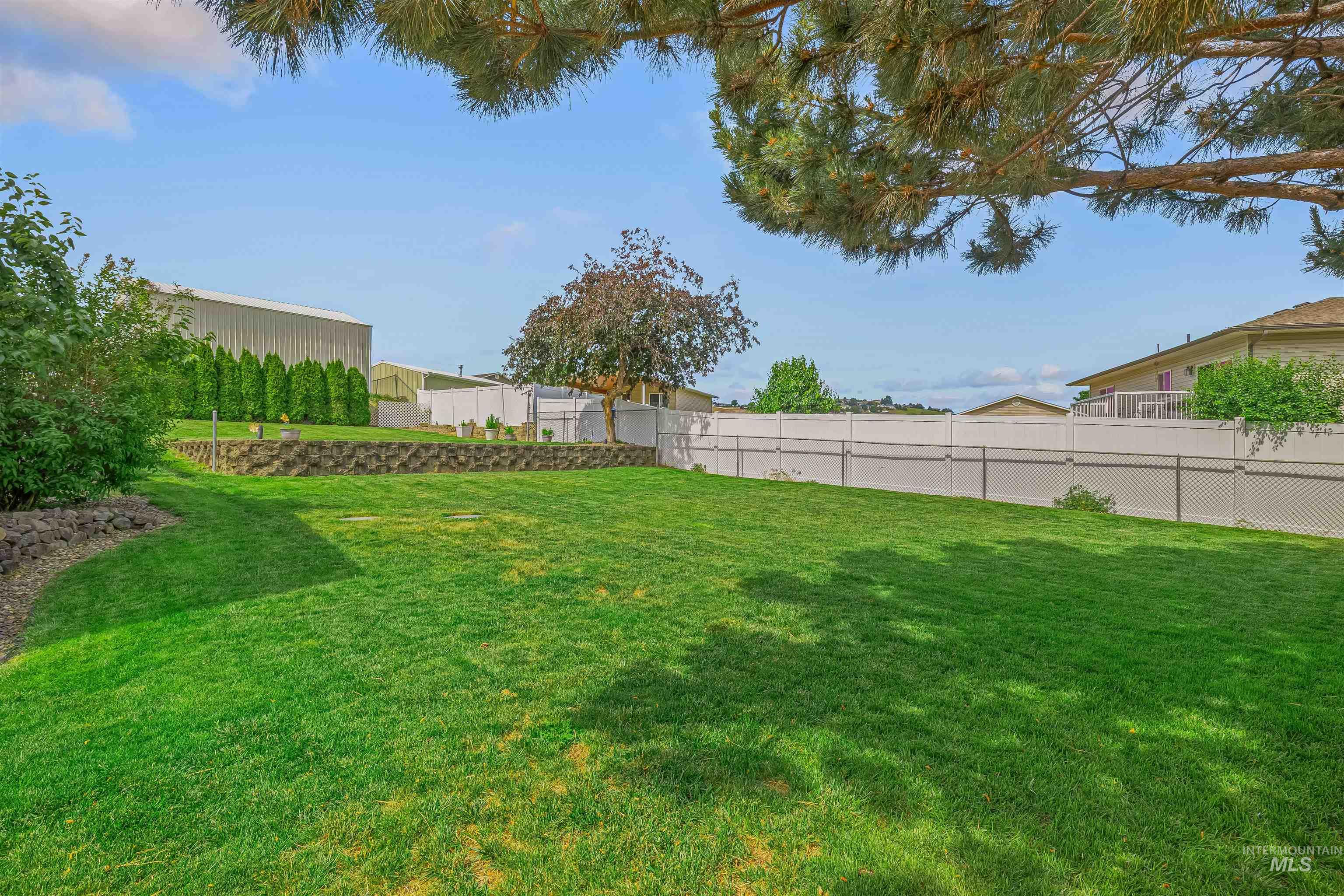 3404 Chukar Ln