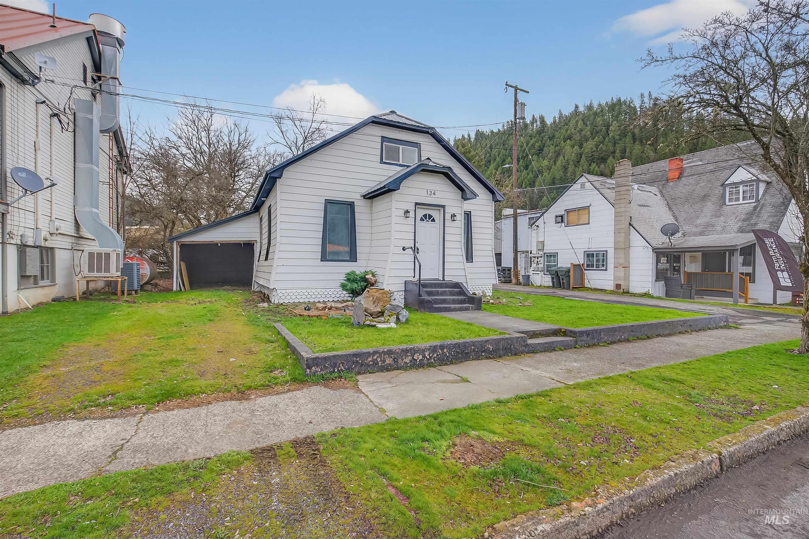 134 S A Street