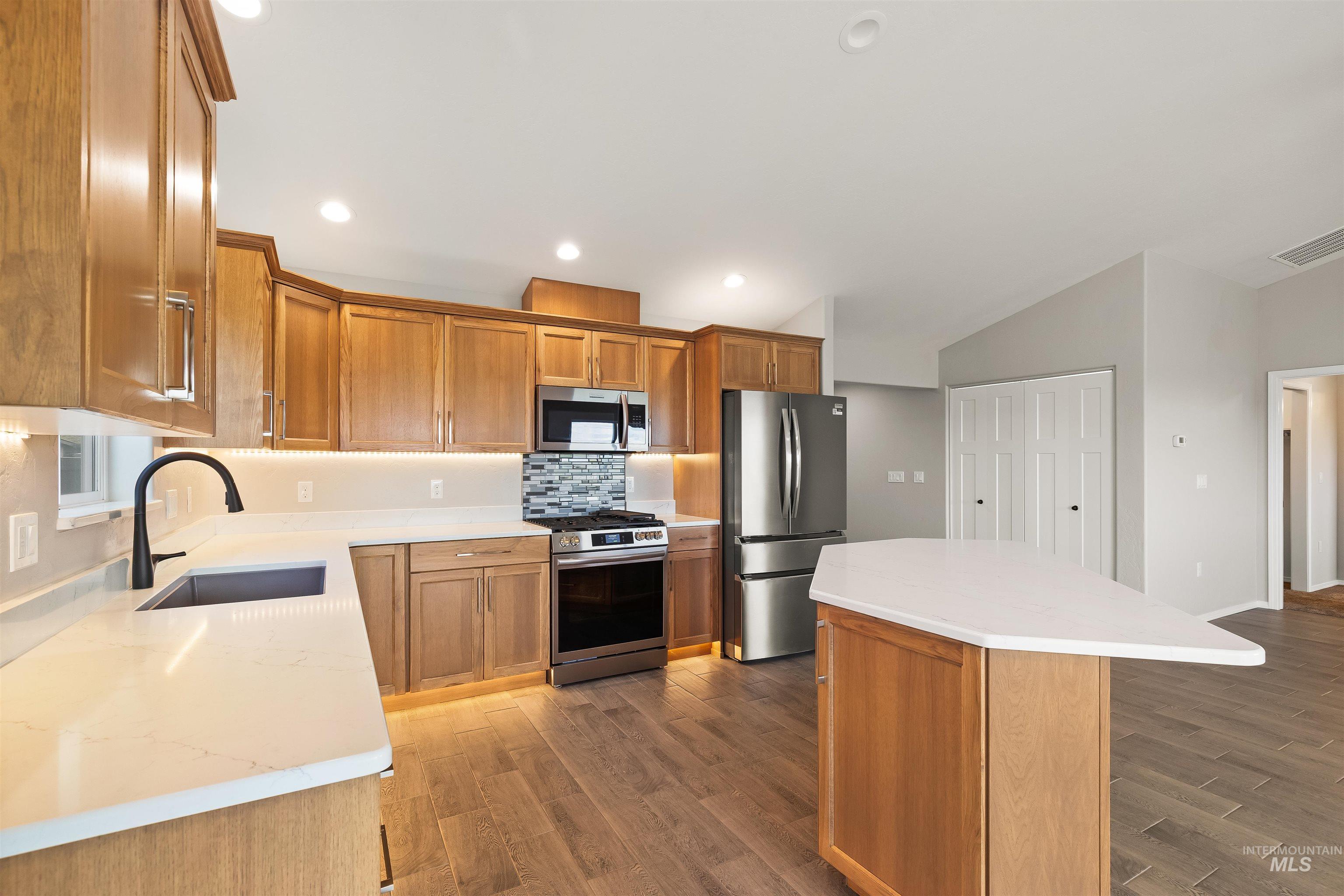 337 Park Dr Unit: B