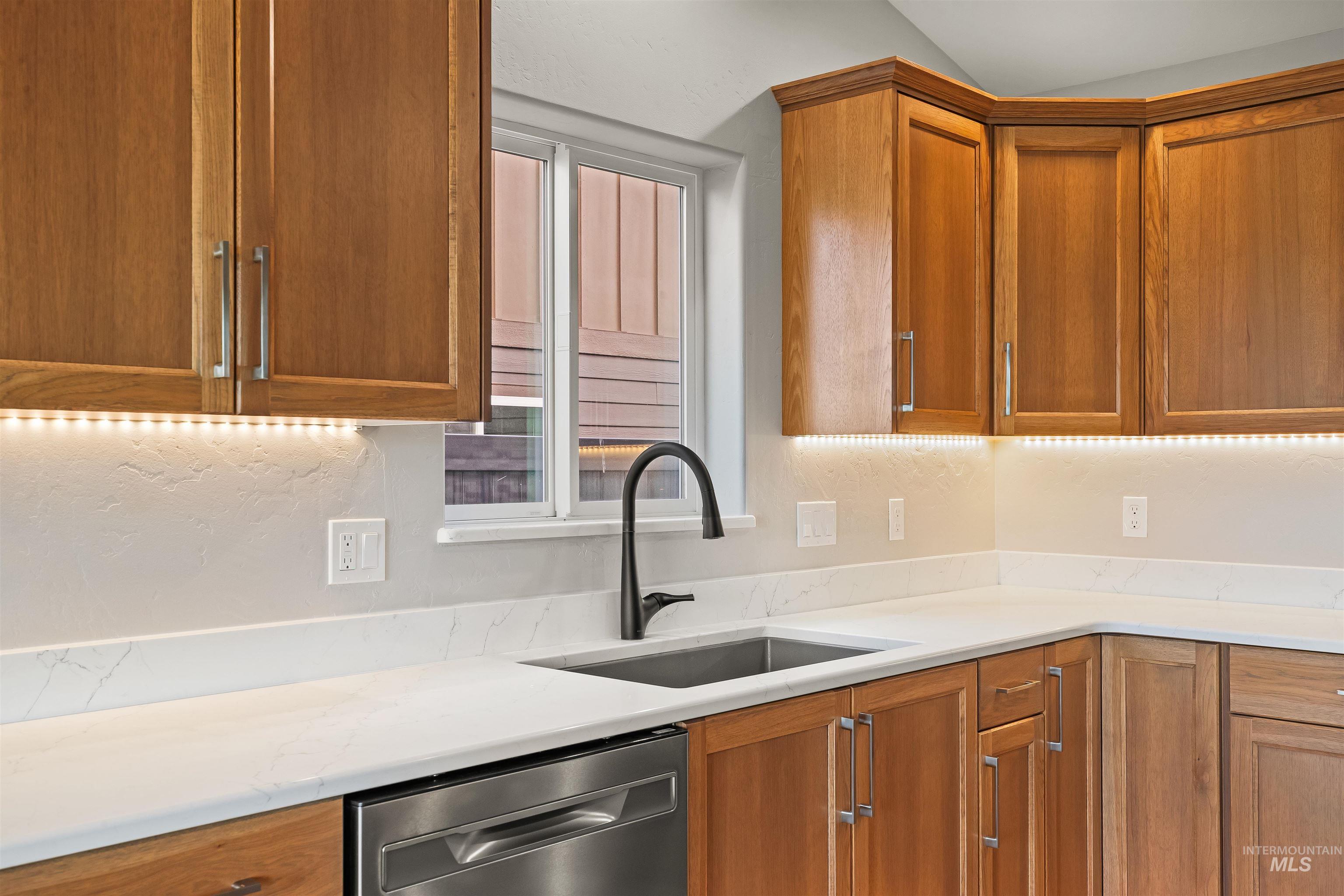 337 Park Dr Unit: B