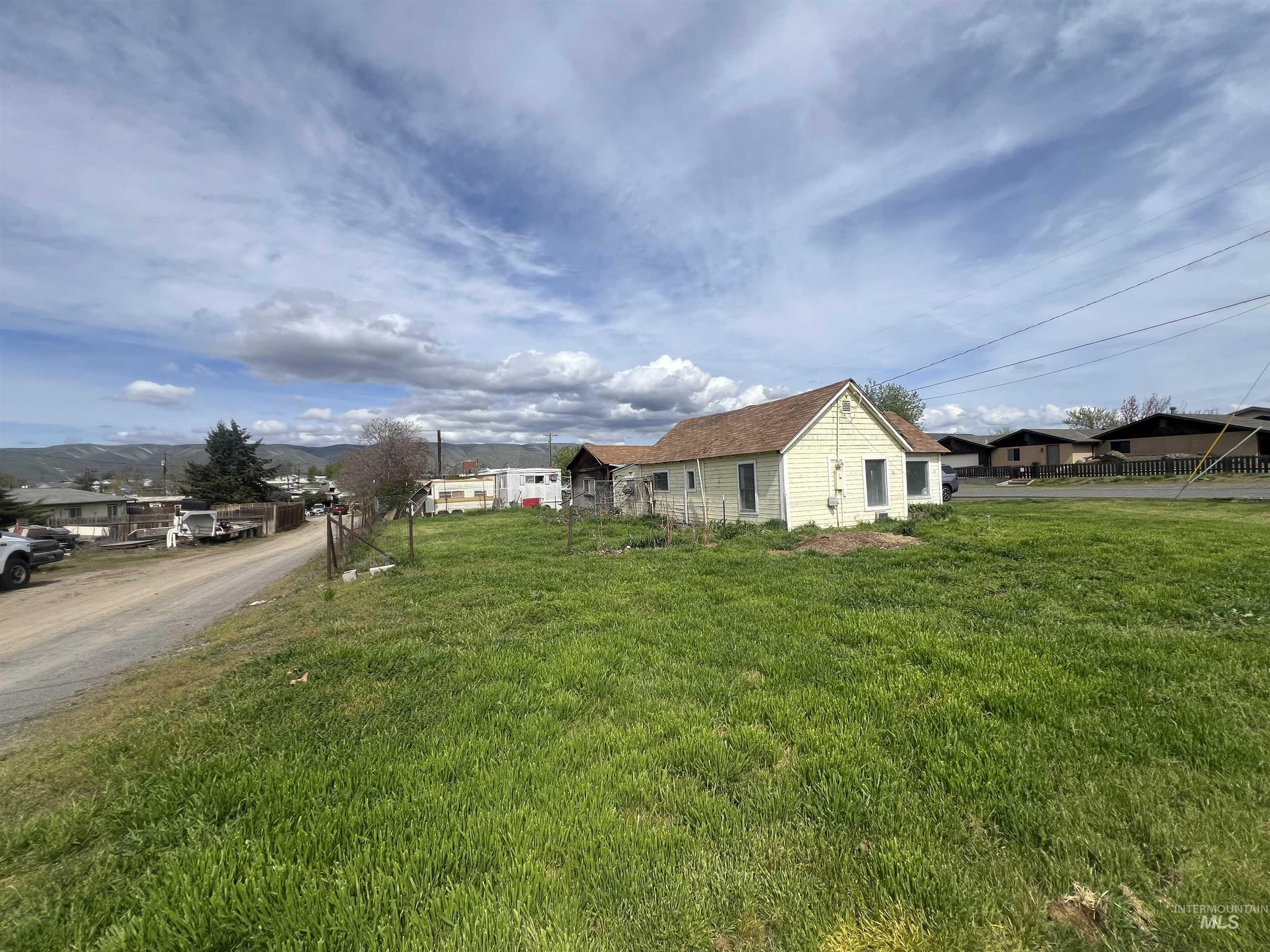 1902 4th Ave