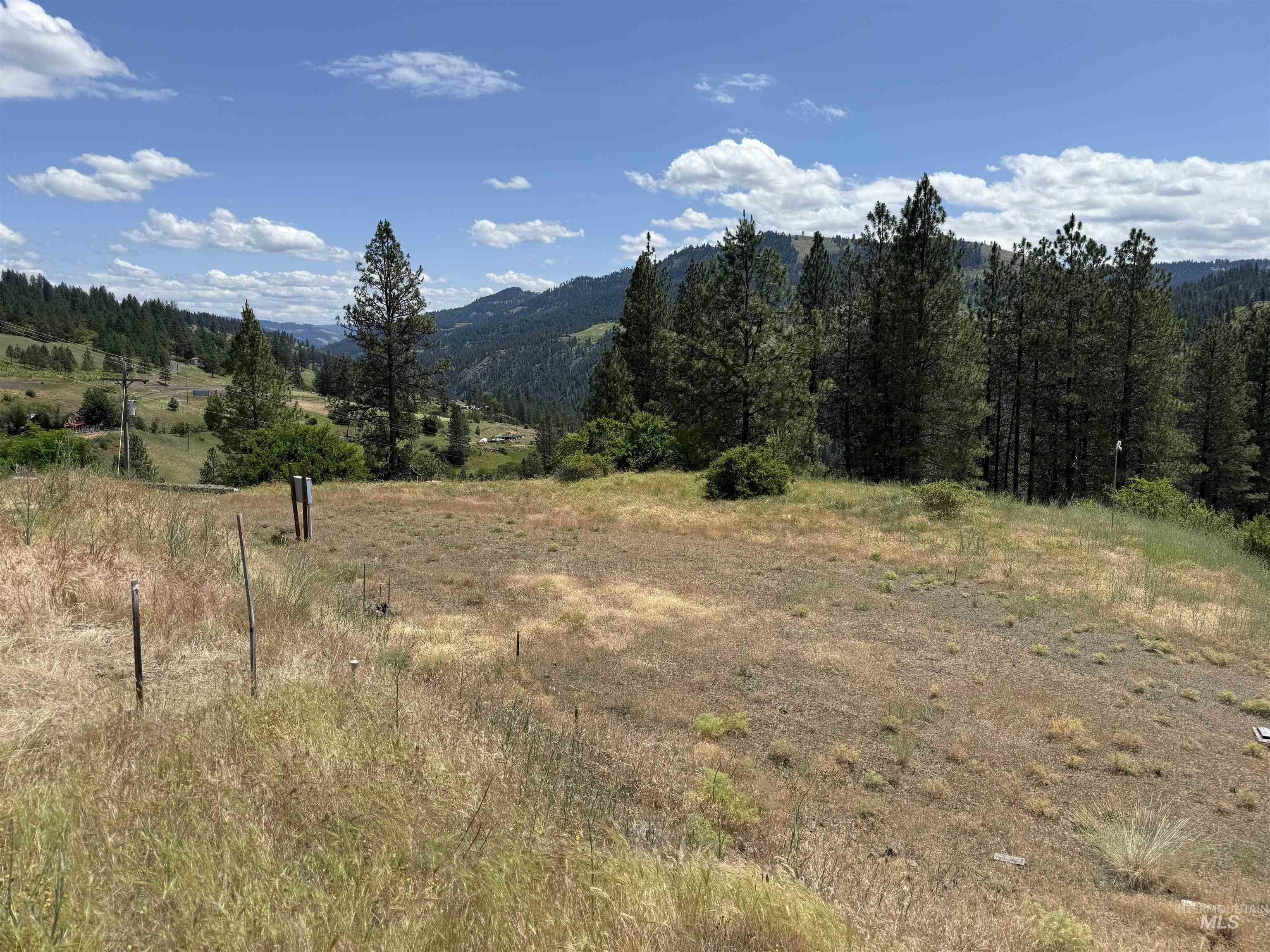 618 Old Peck Grade