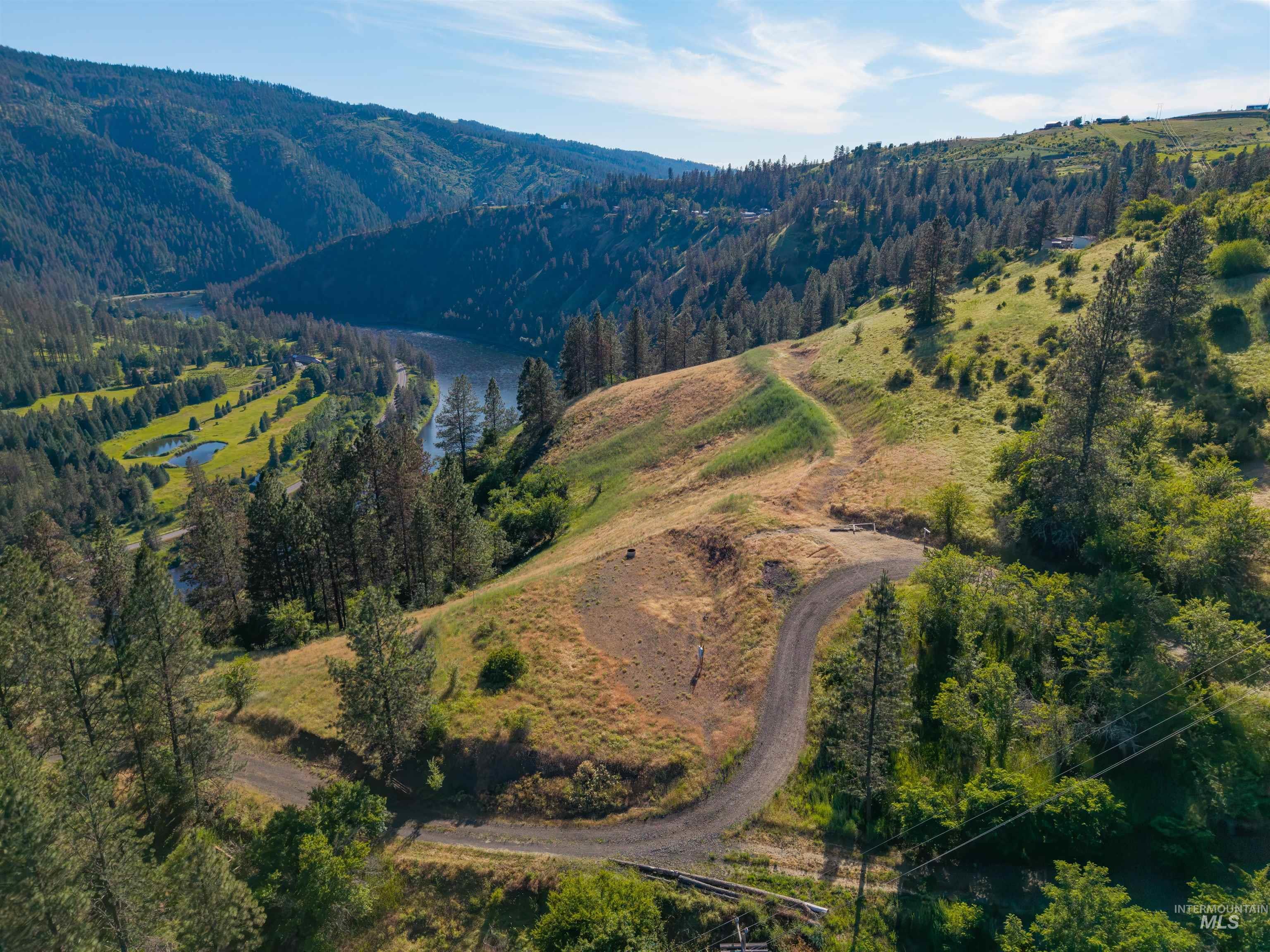 618 Old Peck Grade