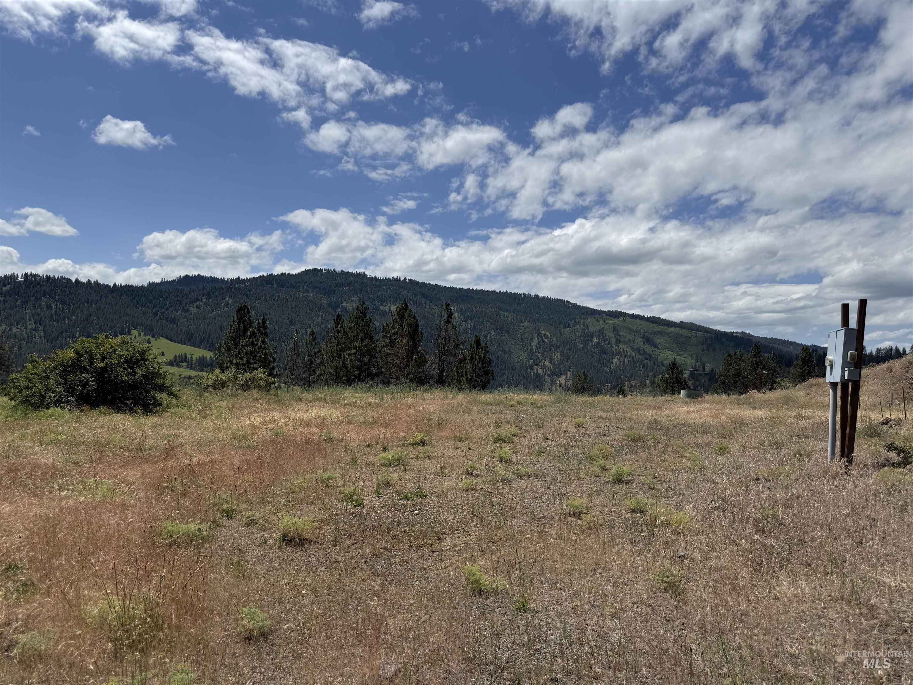 618 Old Peck Grade