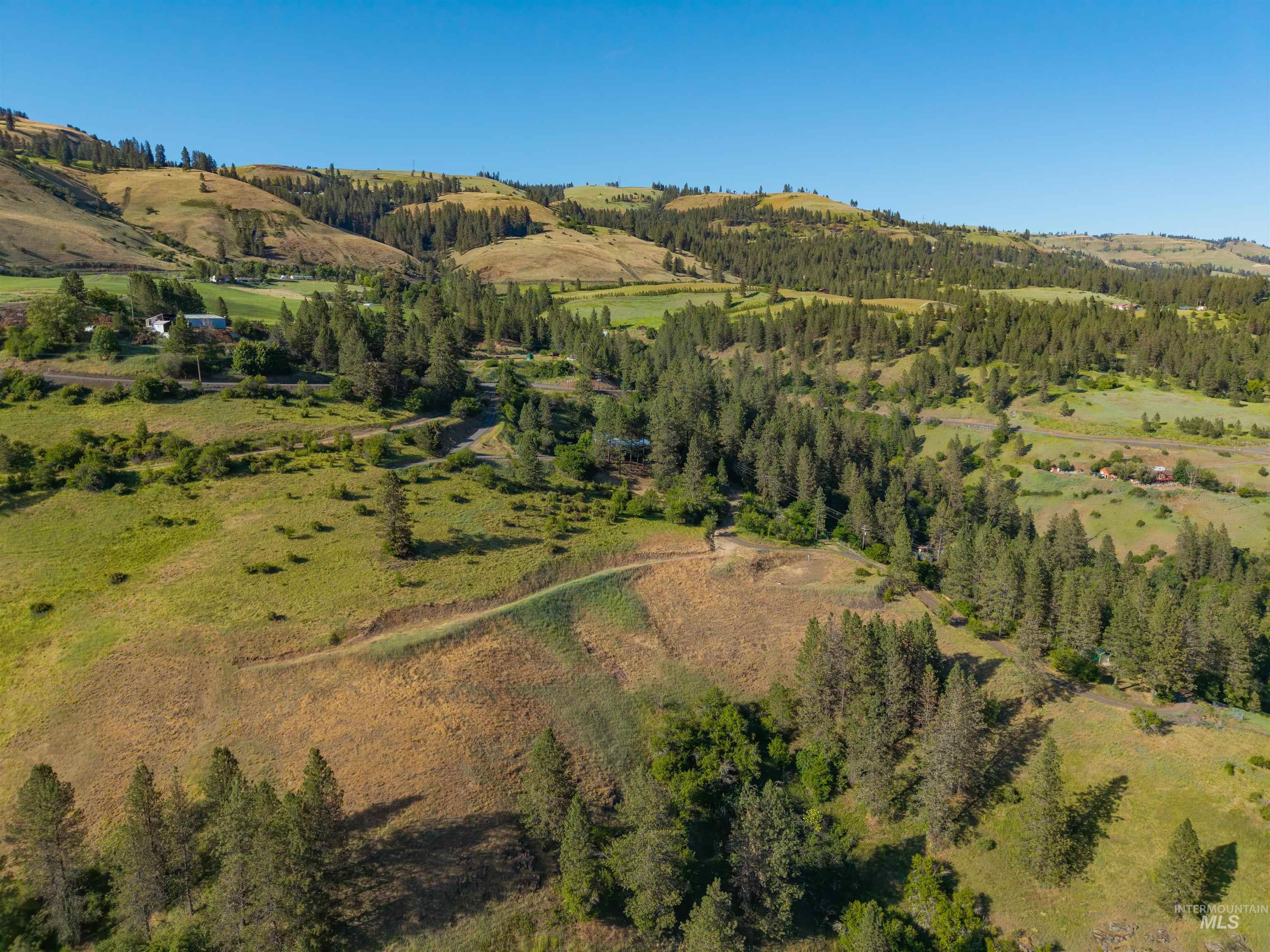 618 Old Peck Grade