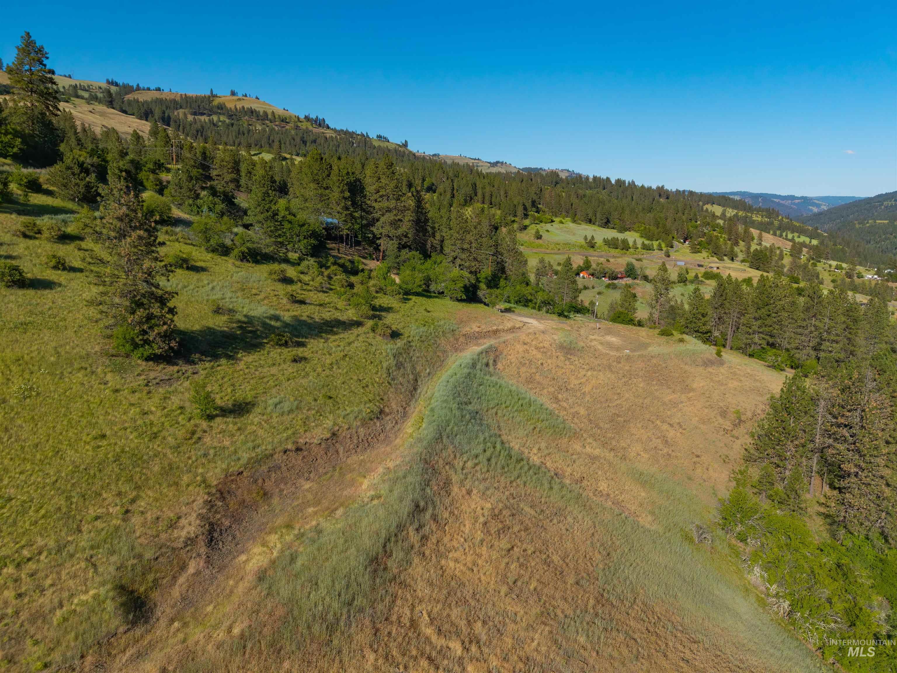 618 Old Peck Grade