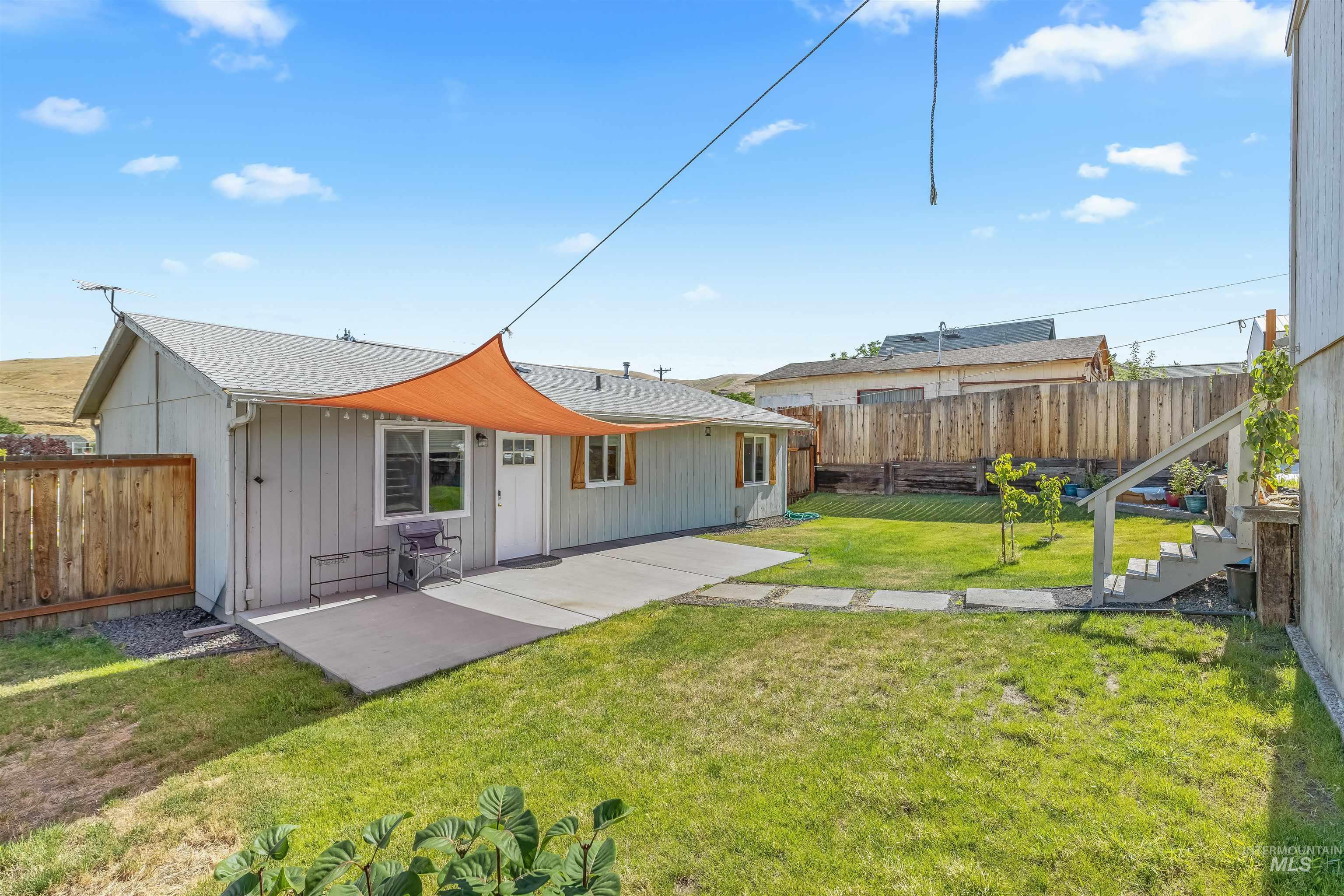 406 2nd Street