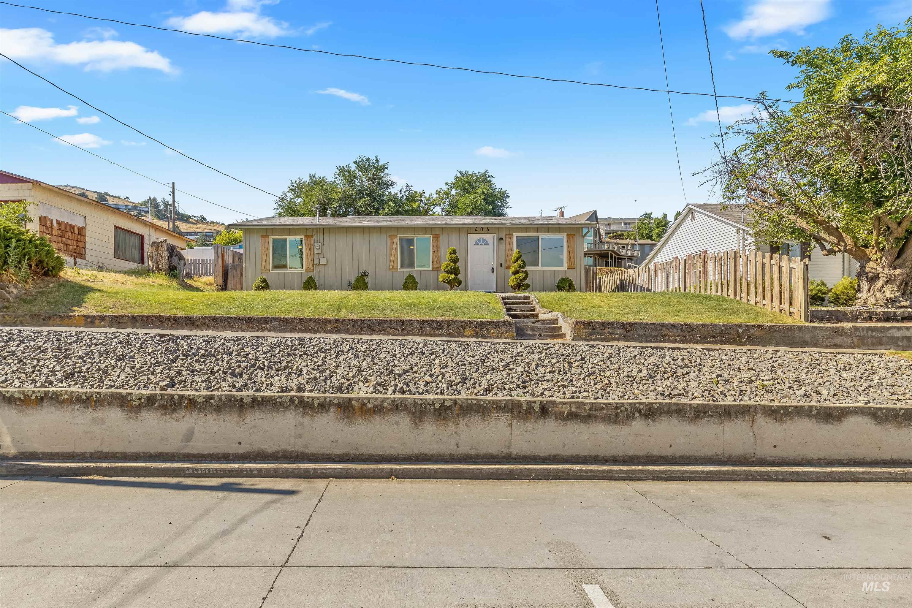 406 2nd Street