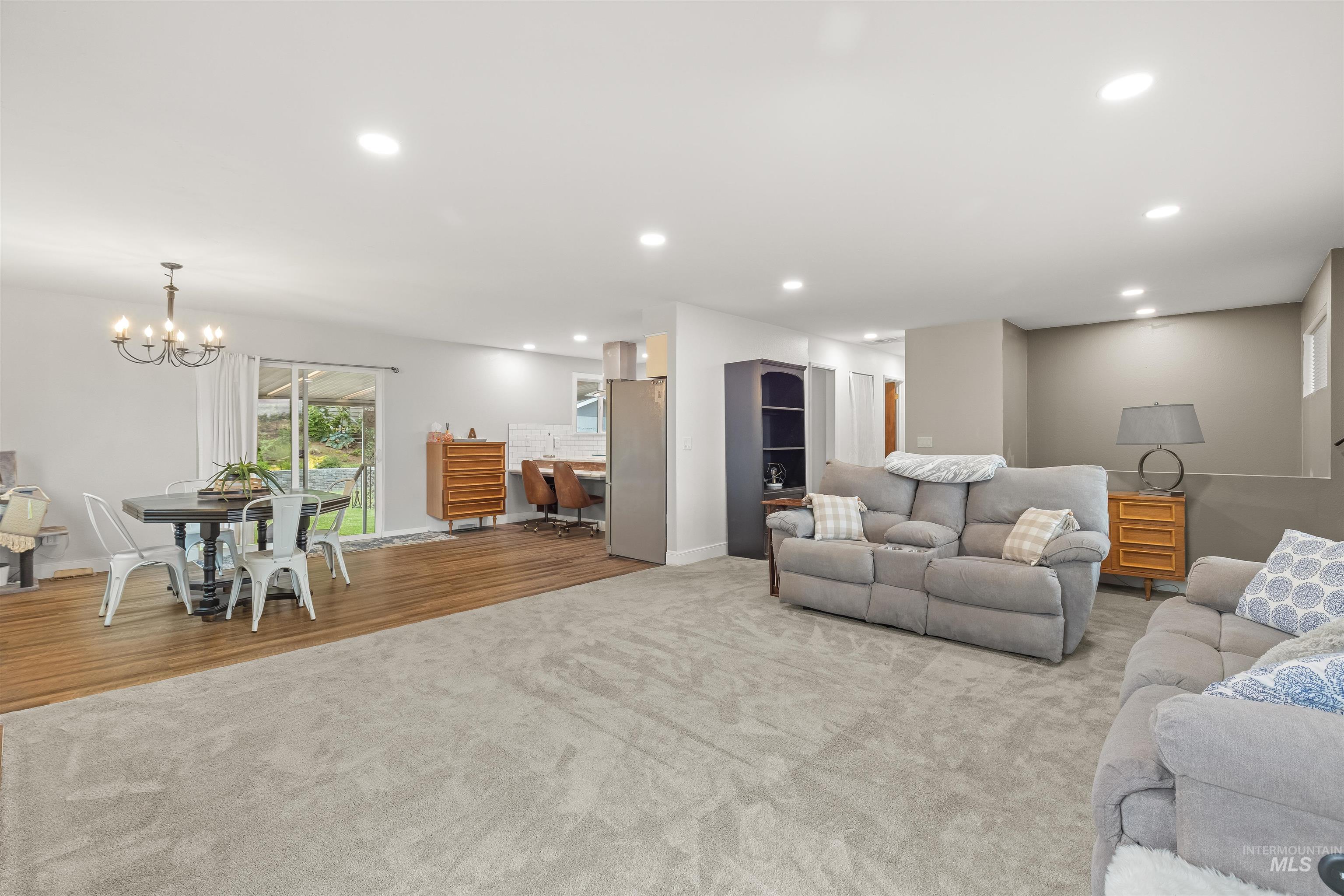 3427 Syringa Dr