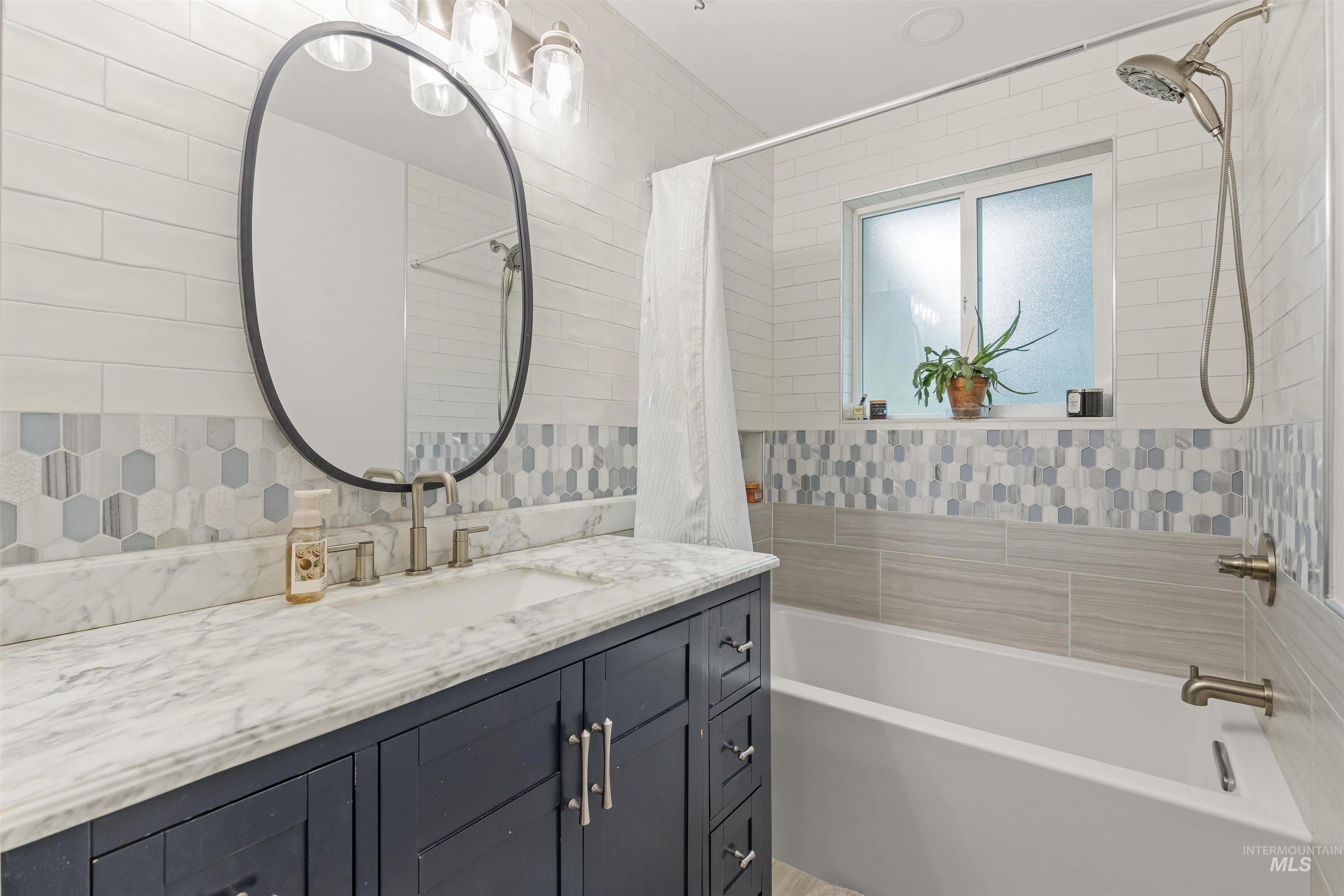3427 Syringa Dr