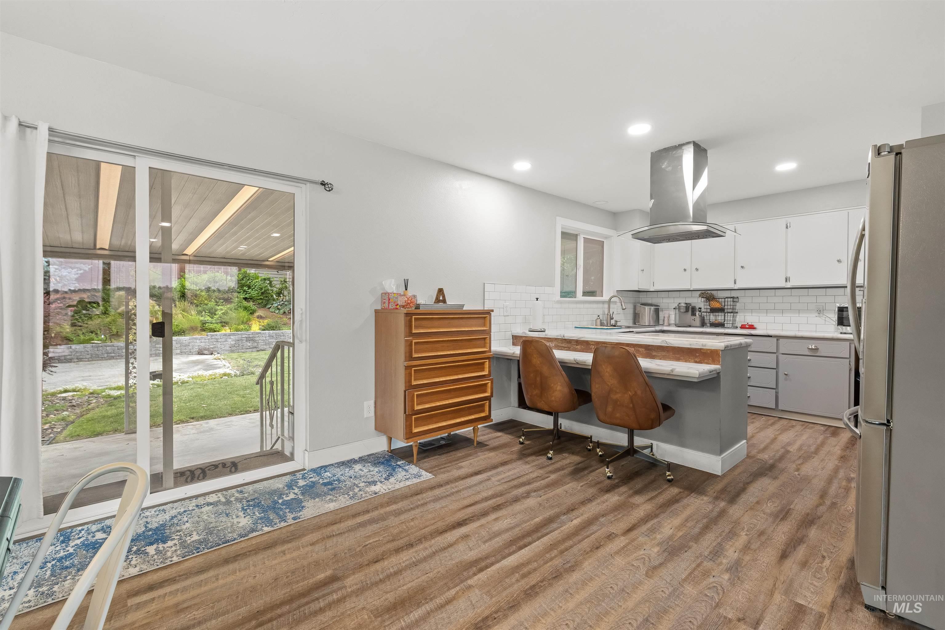 3427 Syringa Dr