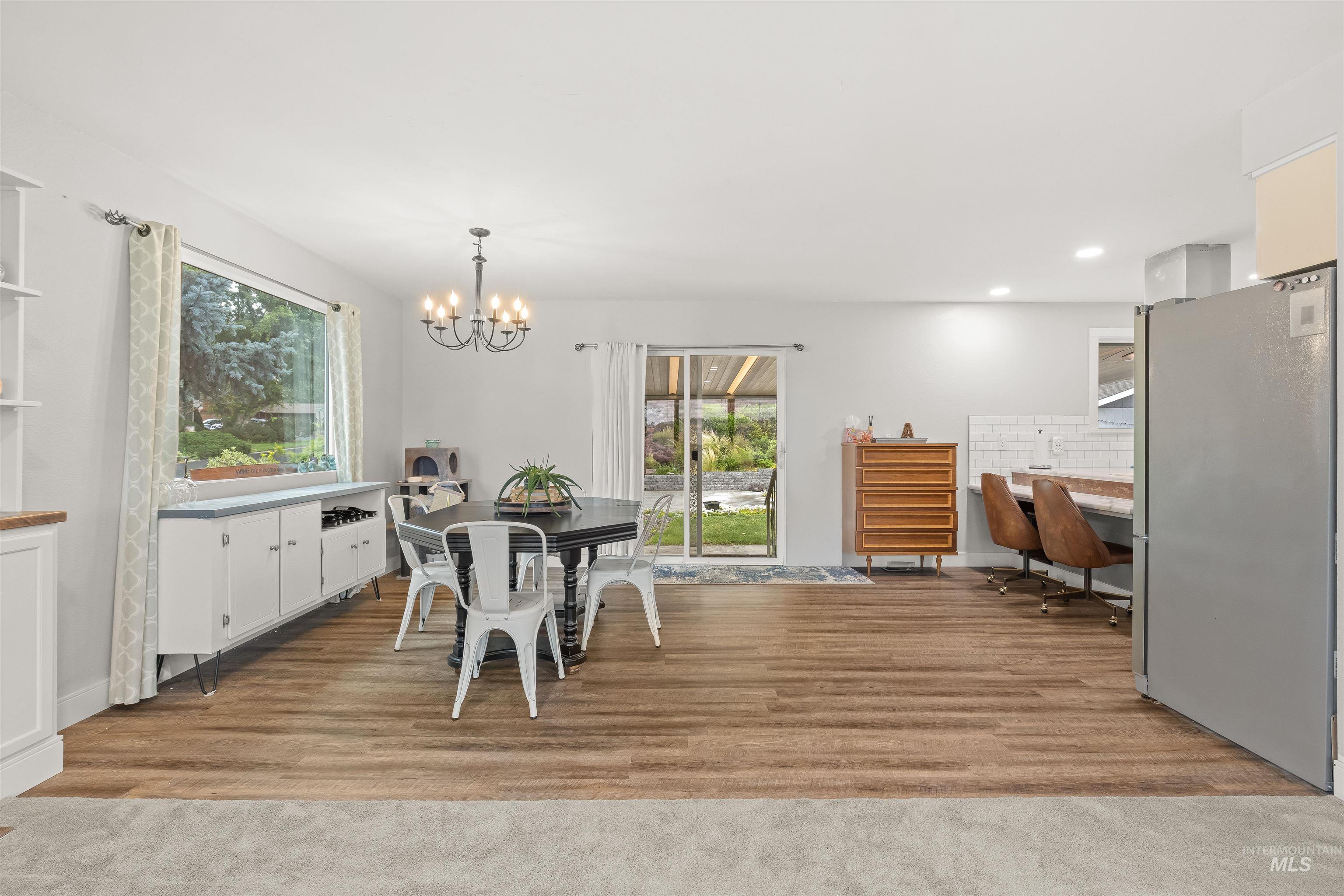 3427 Syringa Dr