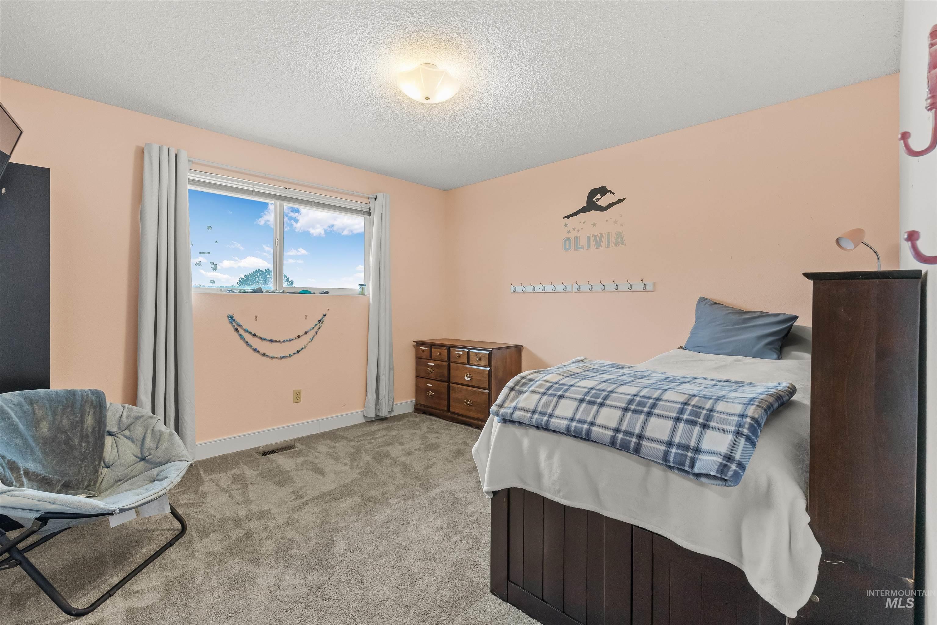 3427 Syringa Dr