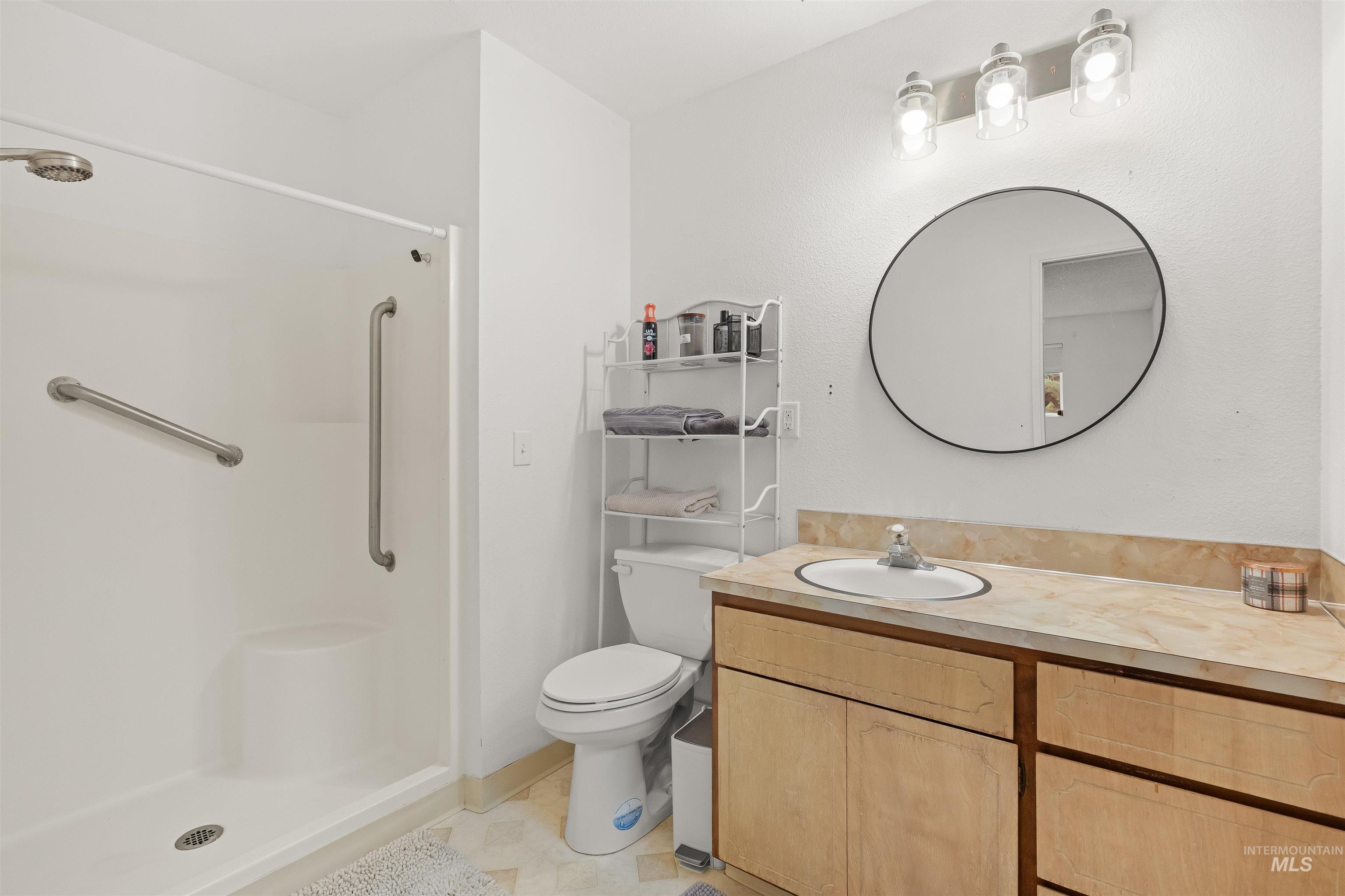 3427 Syringa Dr