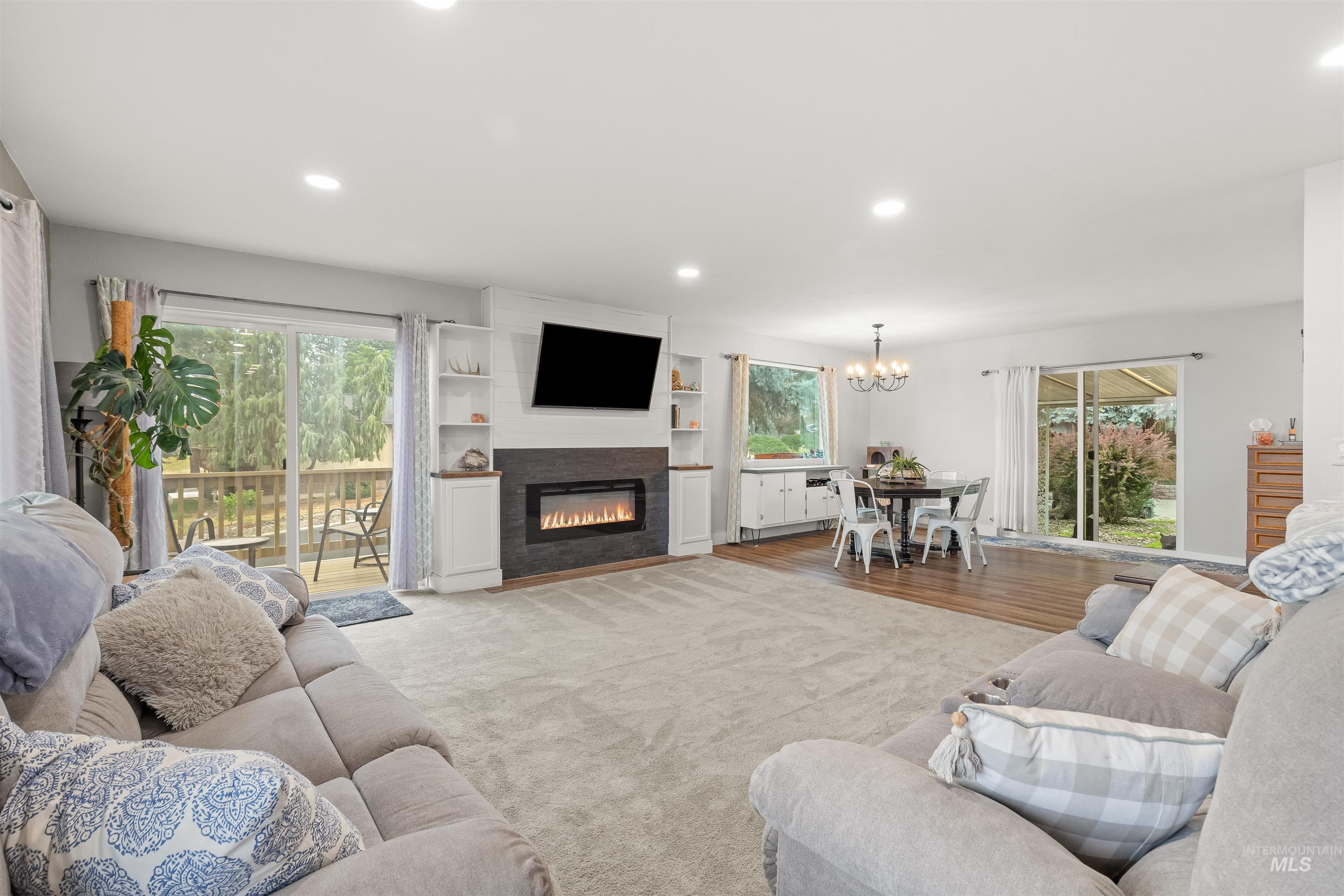 3427 Syringa Dr