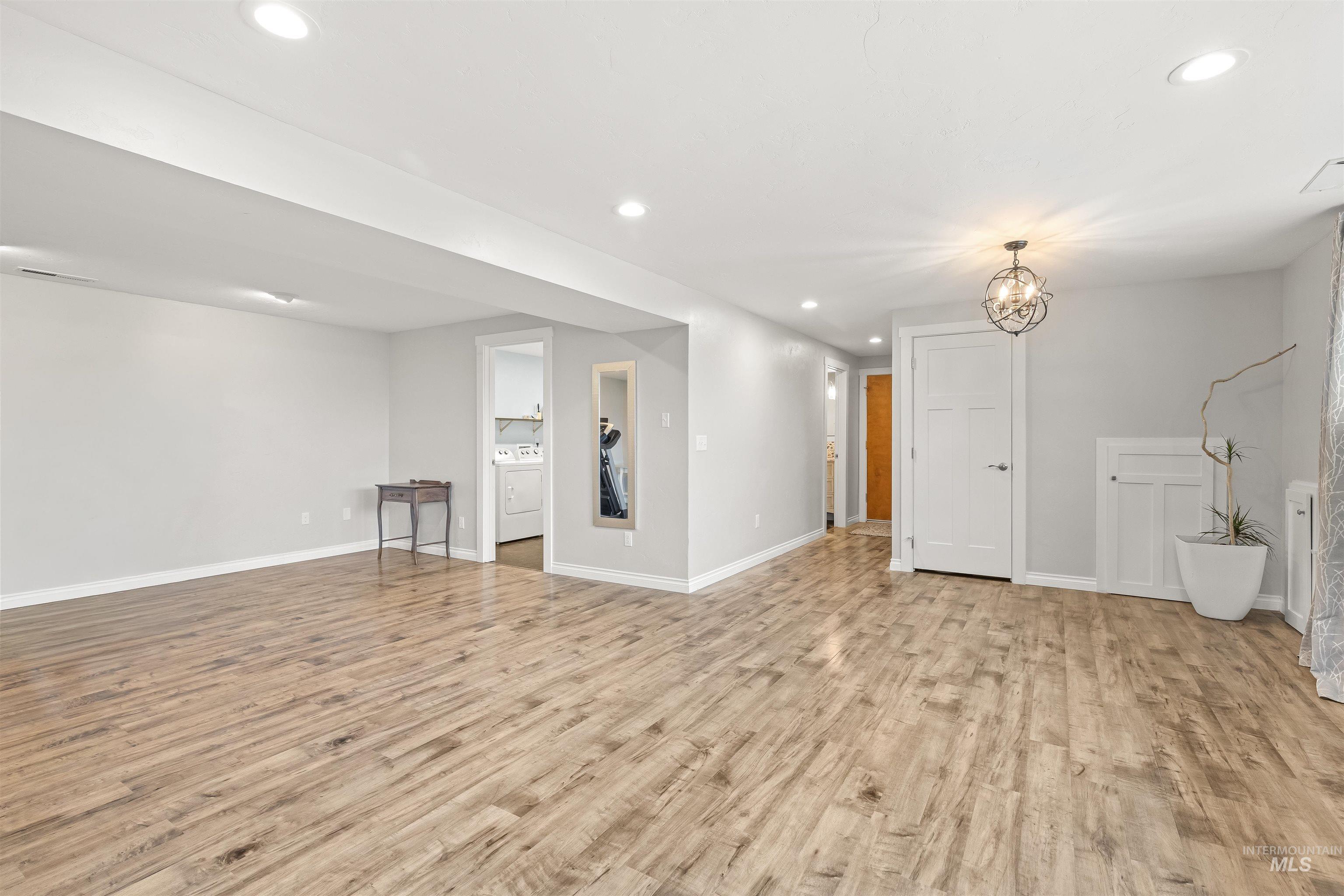 3427 Syringa Dr