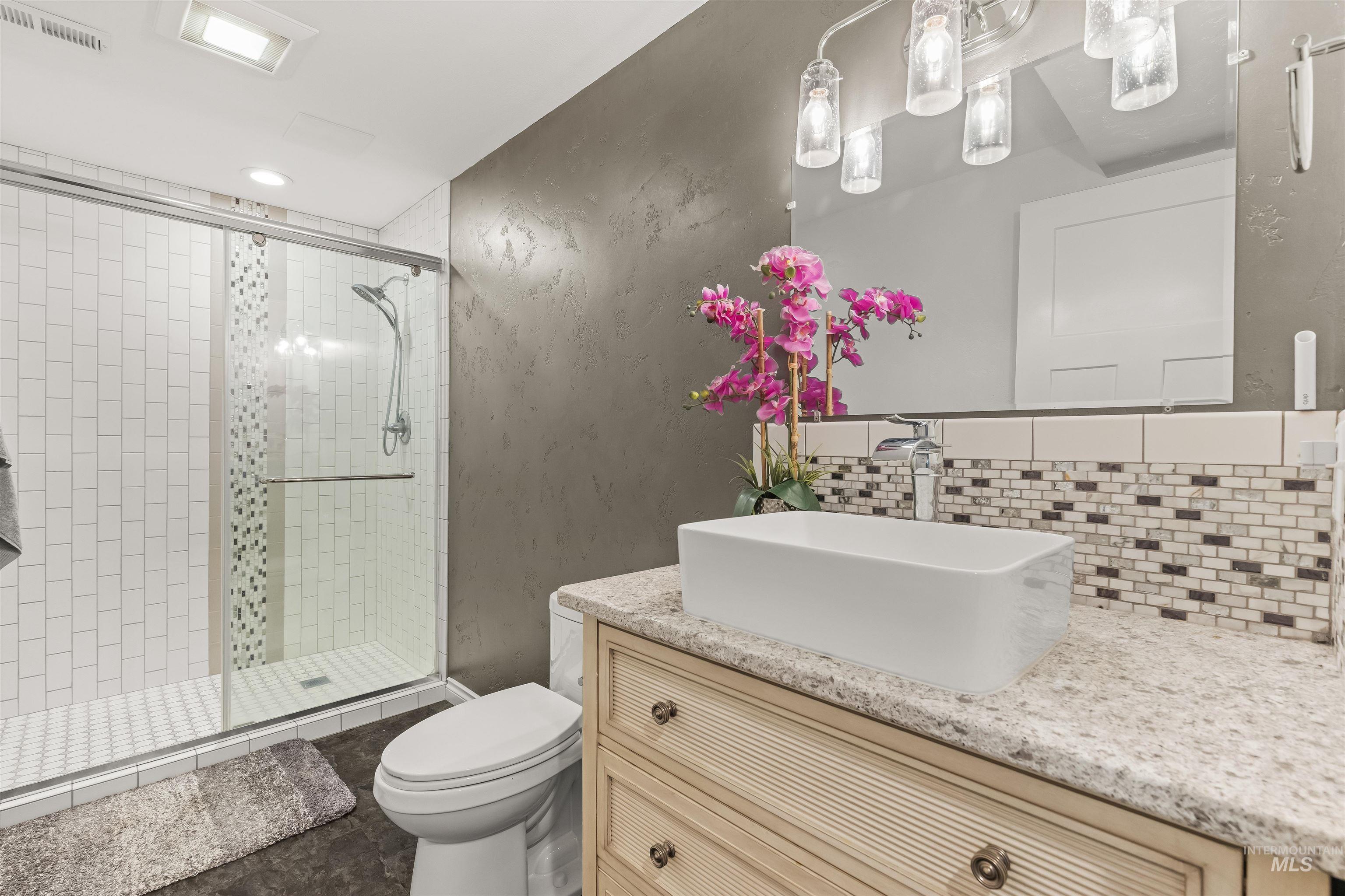 3427 Syringa Dr