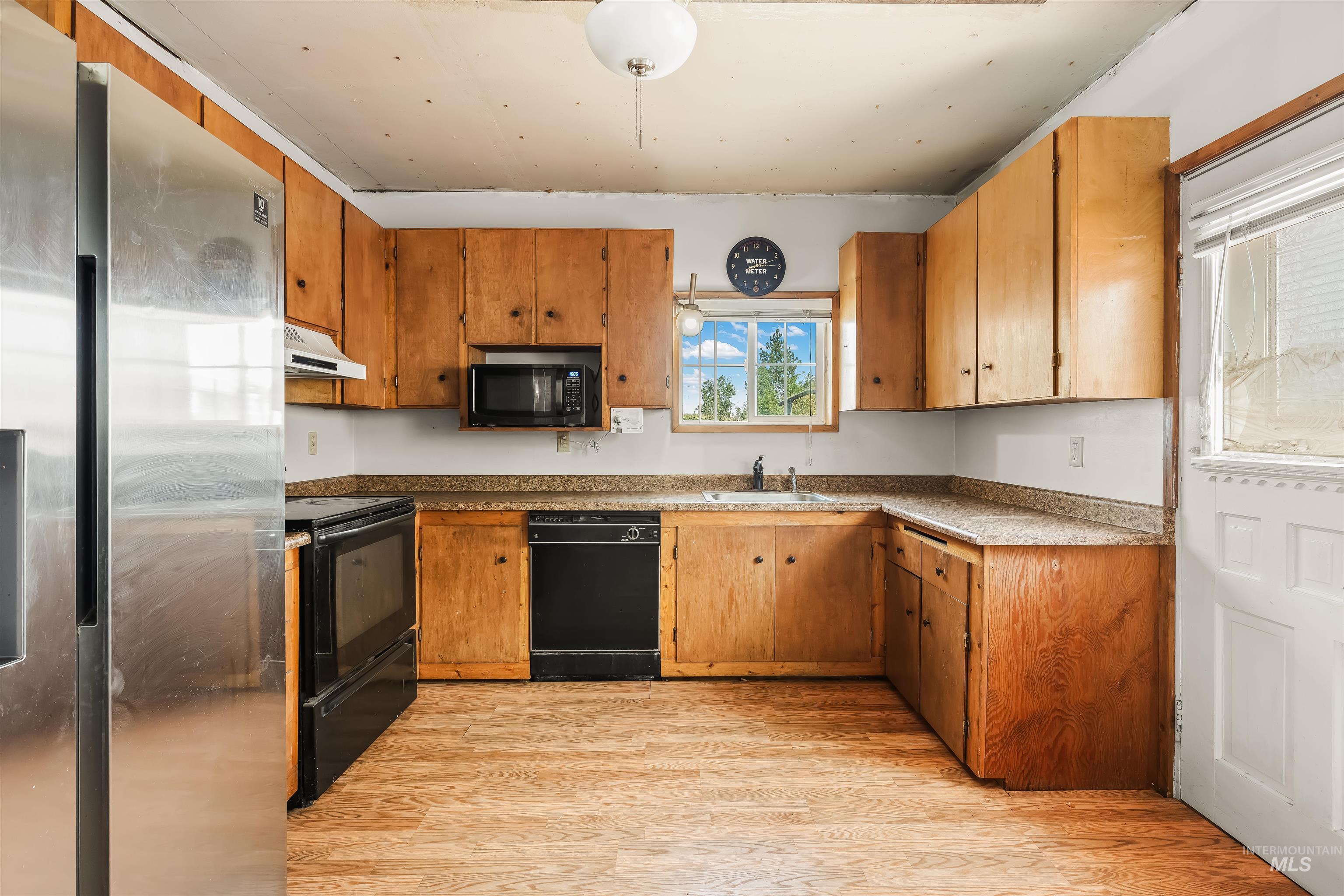 641 Croswell Ave