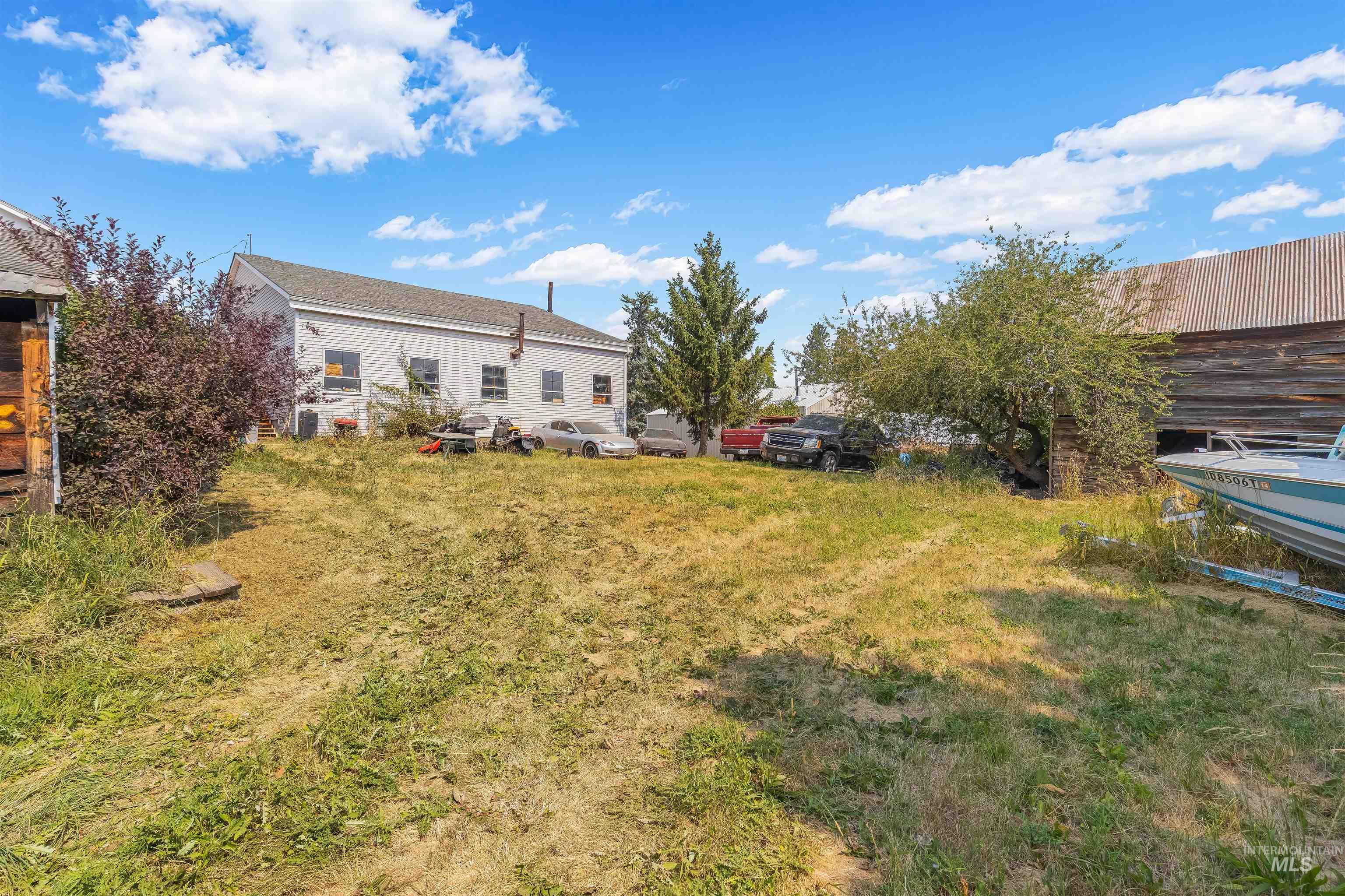 641 Croswell Ave